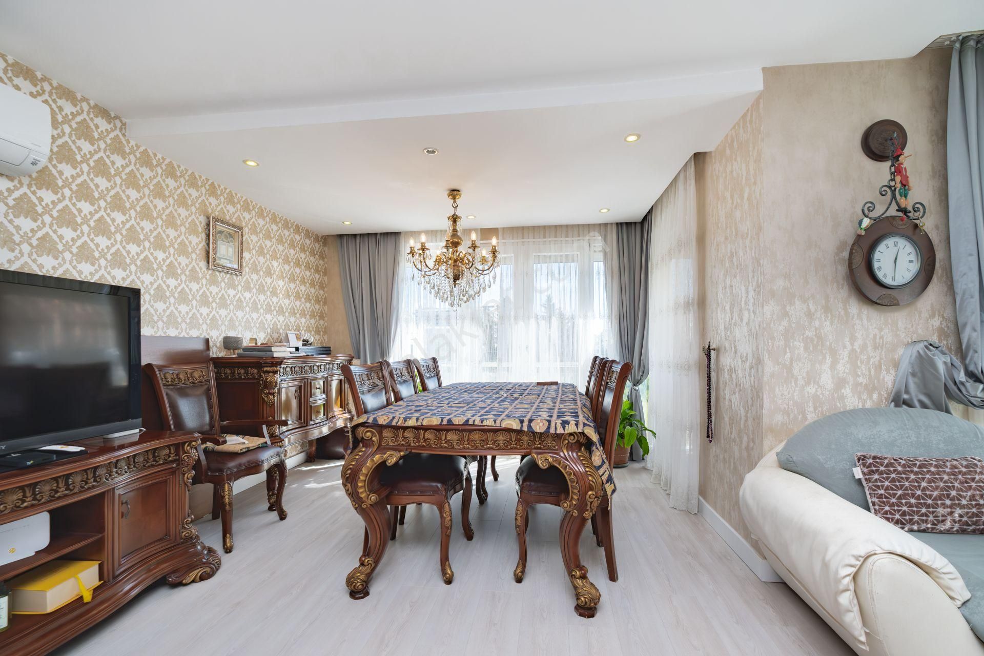 Konyaaltında Denize 400 Mt. Villa Tadında Sitede Ultralüks 4+1 - Görsel 15
