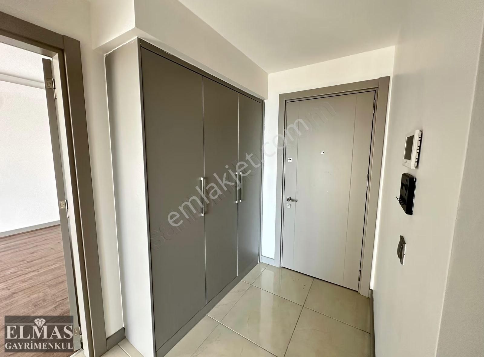 Panaromik Tüm Odaları Göl Manzaralı Satılık 2+1 Daire - Görsel 2