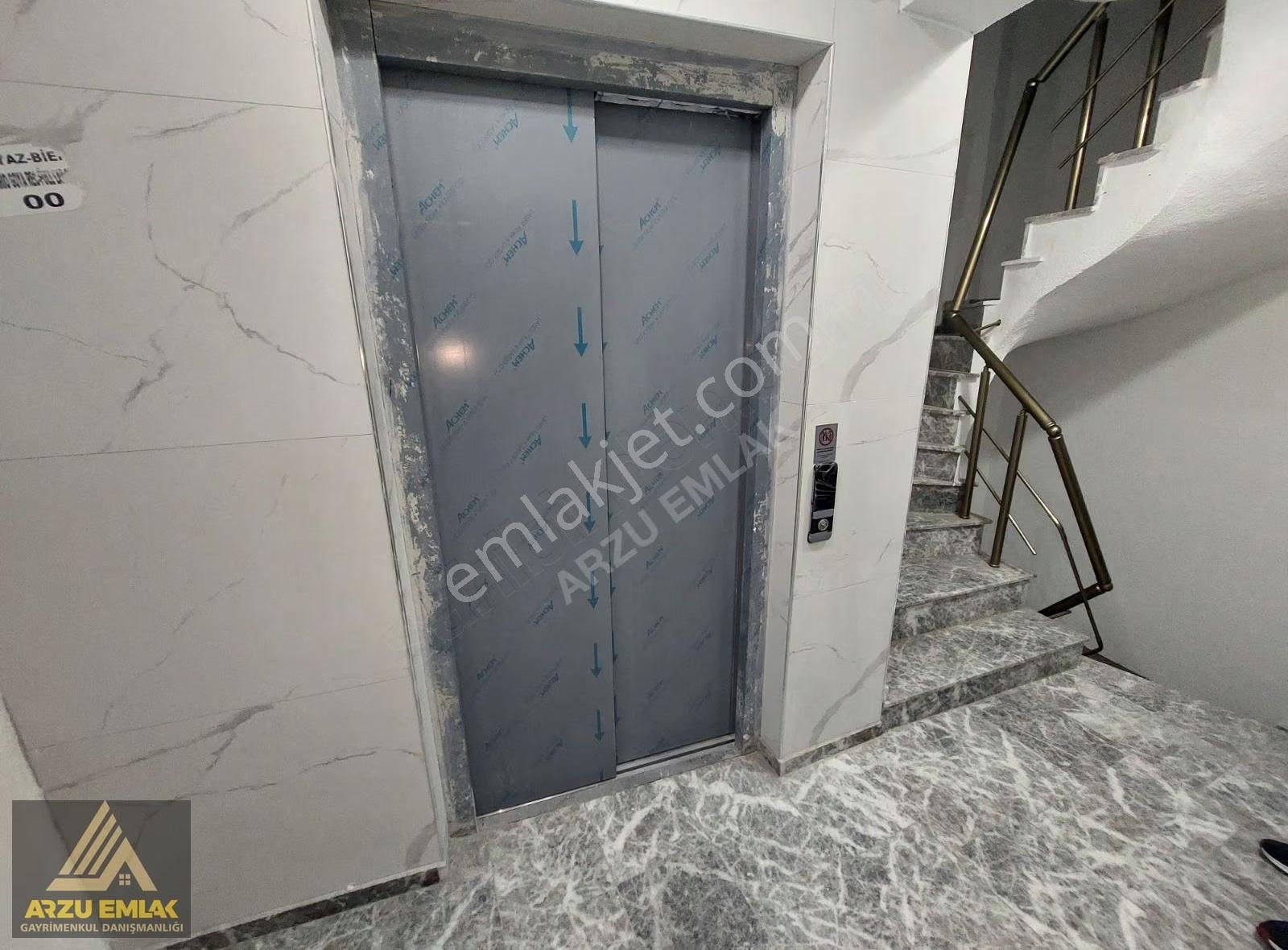 Arzu Emlaktan Yunusemre Mah. Satılık Sıfır 3+1 Ebeveyn Banyolu - Görsel 12