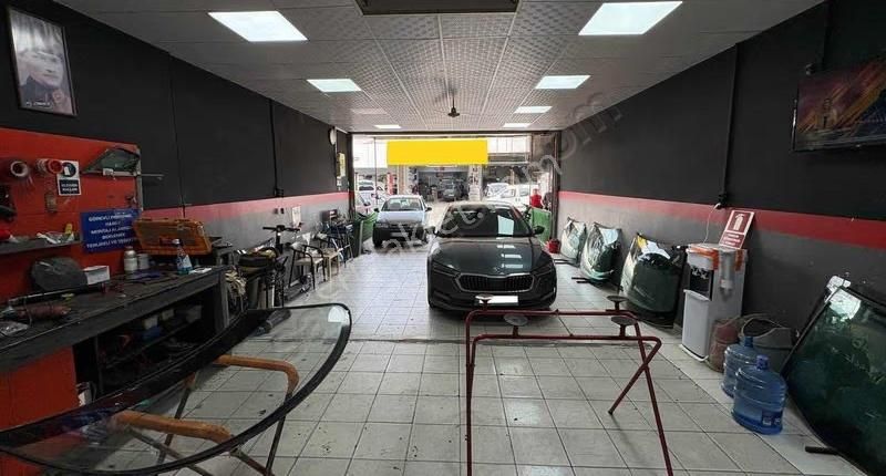 Yatırım Fırsatı! İzmir 3. Sanayide 150 M² İki Bölümlü Dükkan - Görsel 2