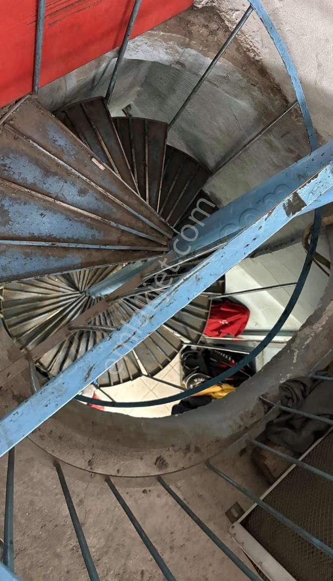 Yatırım Fırsatı! İzmir 3. Sanayide 150 M² İki Bölümlü Dükkan - Görsel 3