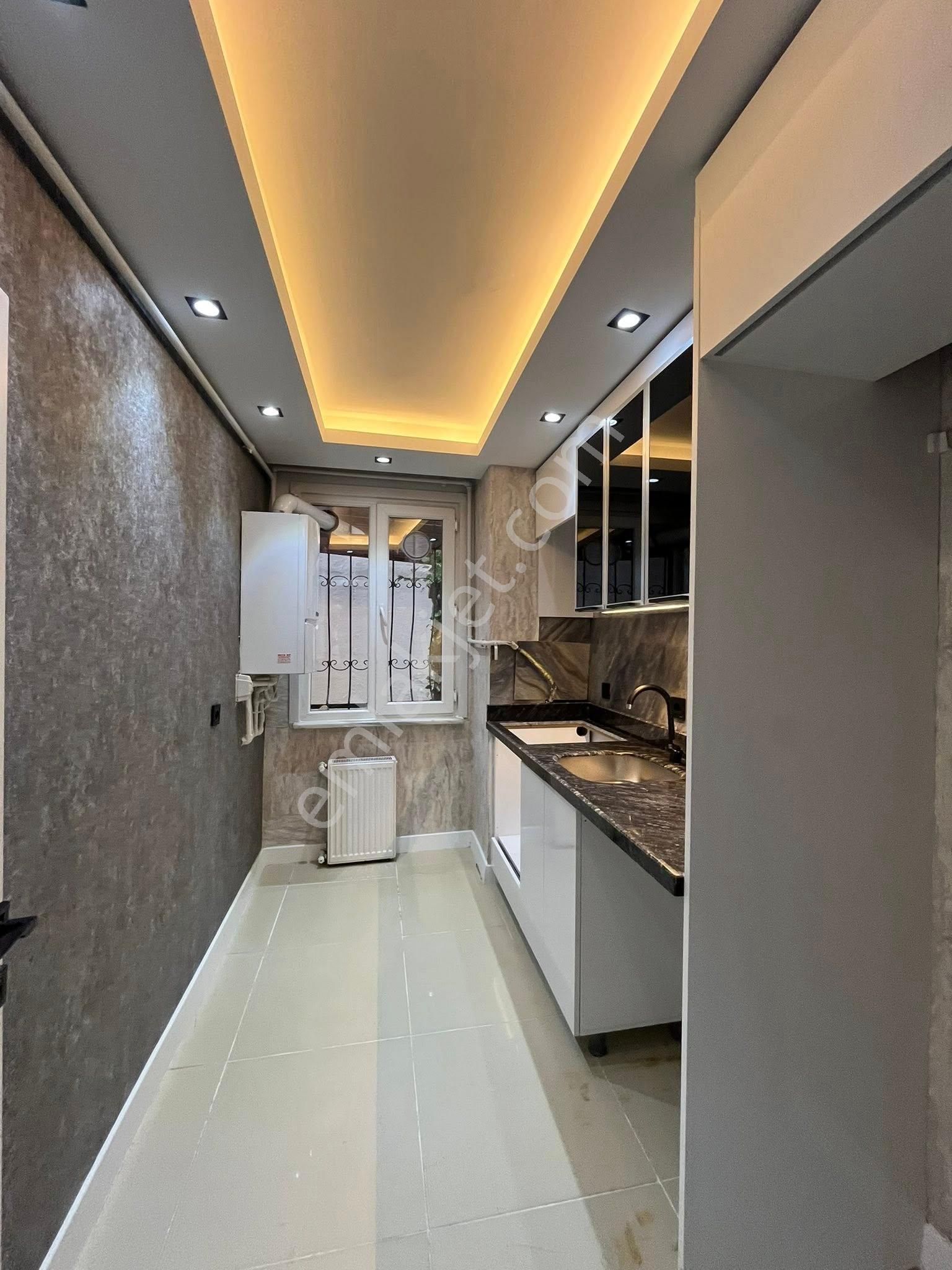 Metrobüs Yakın Bütik Site İçinde 2+1 Bahçeli Ferah Satılık Daire - Görsel 3