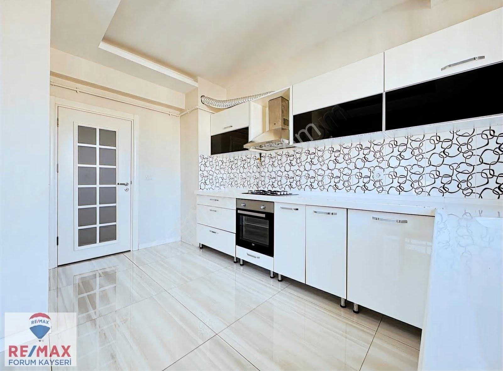 Talas Mevlana Mahallesinde Mükemmel Konumda Satılık 4+1 Daire - Görsel 27