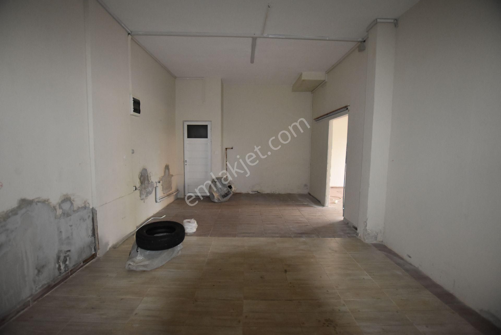 Emin'den Cadde Üstü Ön Bahçeli Mülk - Görsel 10