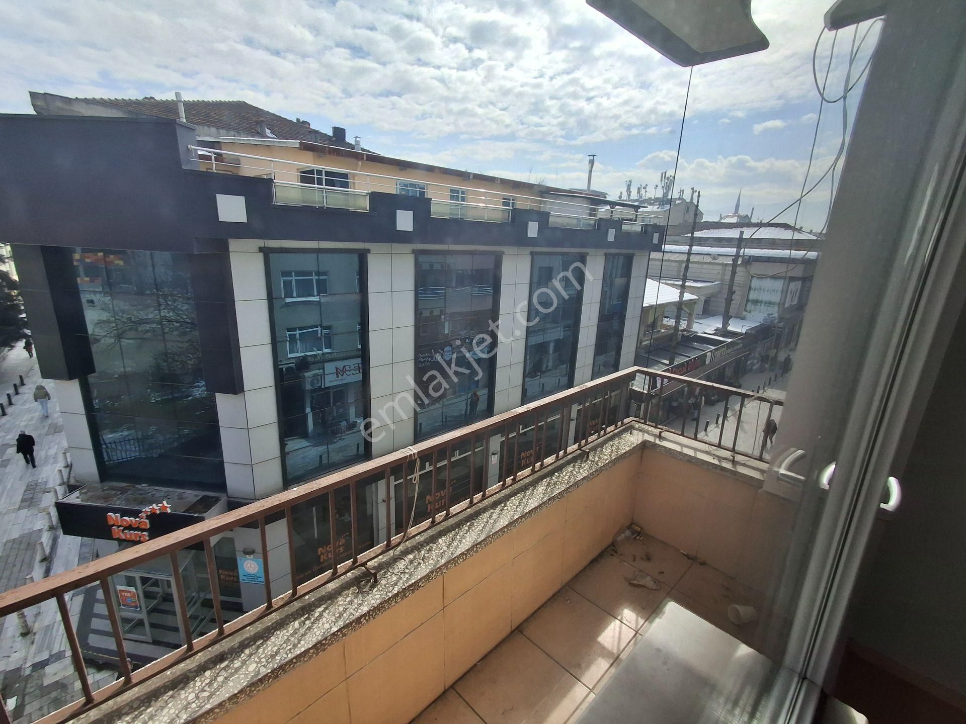 Fırsat!! Düzce, Spor Sok. 2+1 Açık Mutfak Net 80m² Satılık Daire - Görsel 12