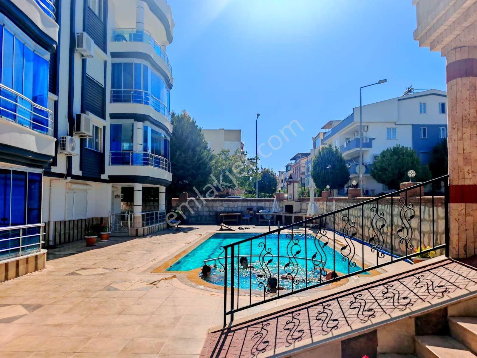 Didim Altınkumda Satılık Denize Yakın-havuzlu Sitede 4+1 Eşyalı Dublex