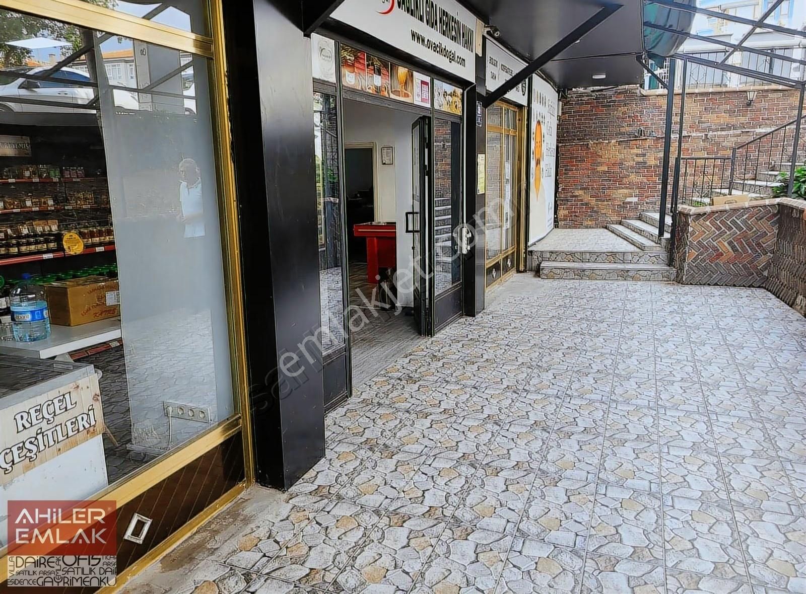 Aşağıeğlence Giresun Cd.si Köşesinde Hazır Kiracılı Dükkan