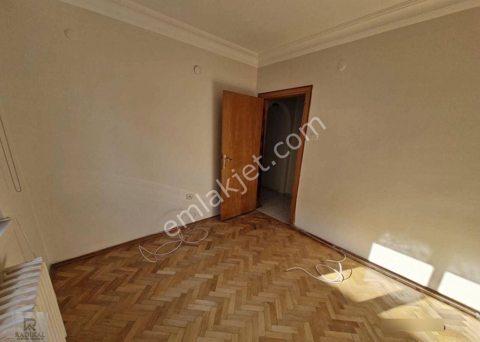 Birlik Mahallesi 439. Sokak Üzeri Ara Katta Kiralık 3+1 Daire........ - Görsel 6