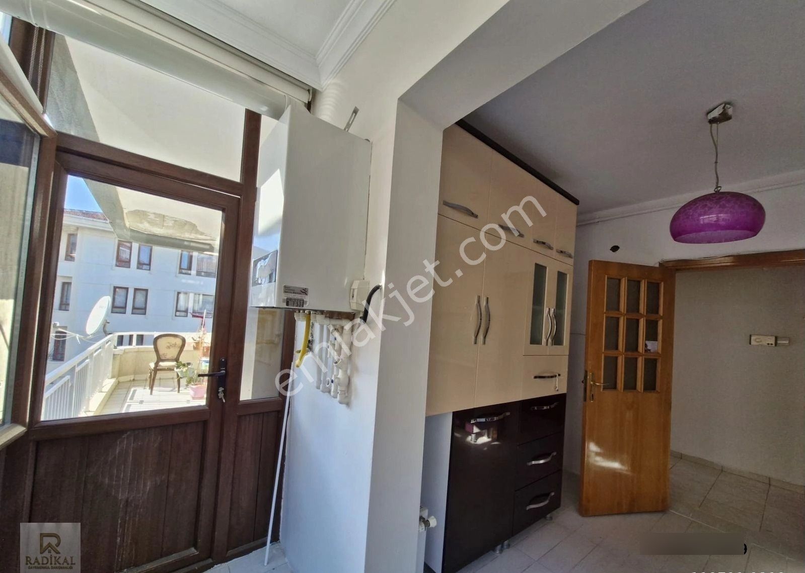 Birlik Mahallesi 439. Sokak Üzeri Ara Katta Kiralık 3+1 Daire........ - Görsel 3