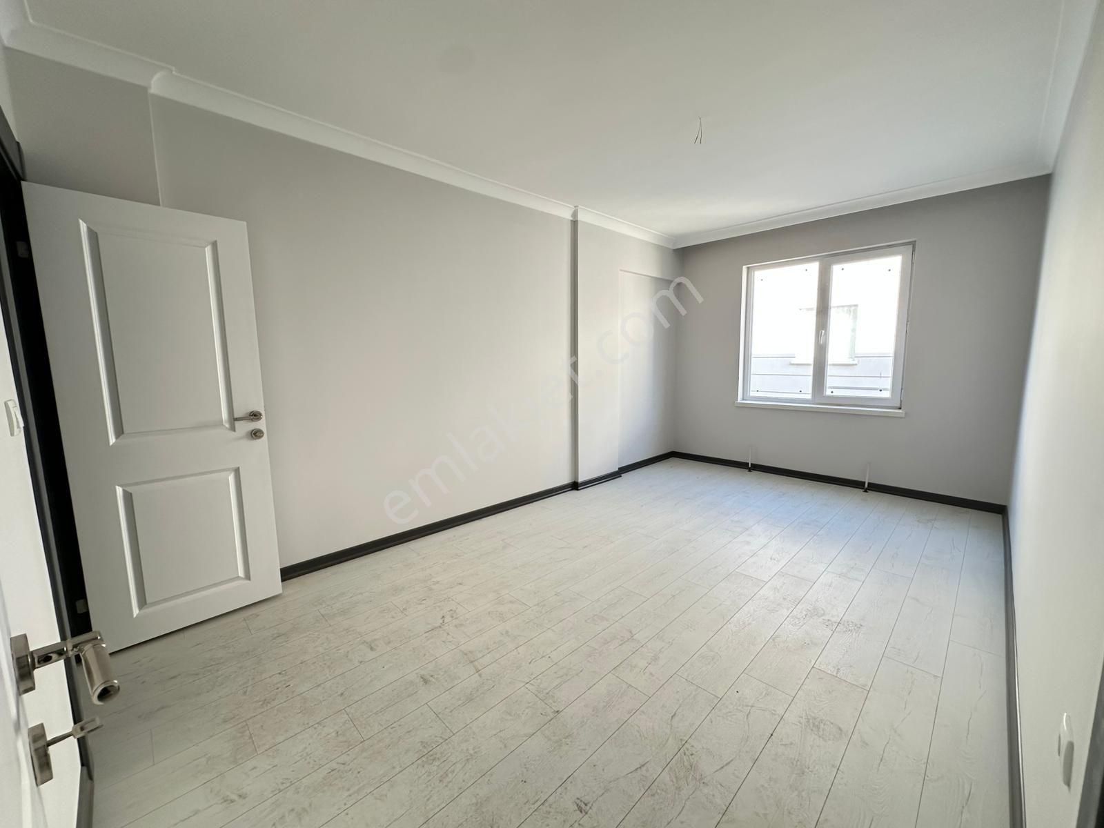 Karapürçek Mahallesinde Külliye Mevki 3+1 Full Yapılı Daire