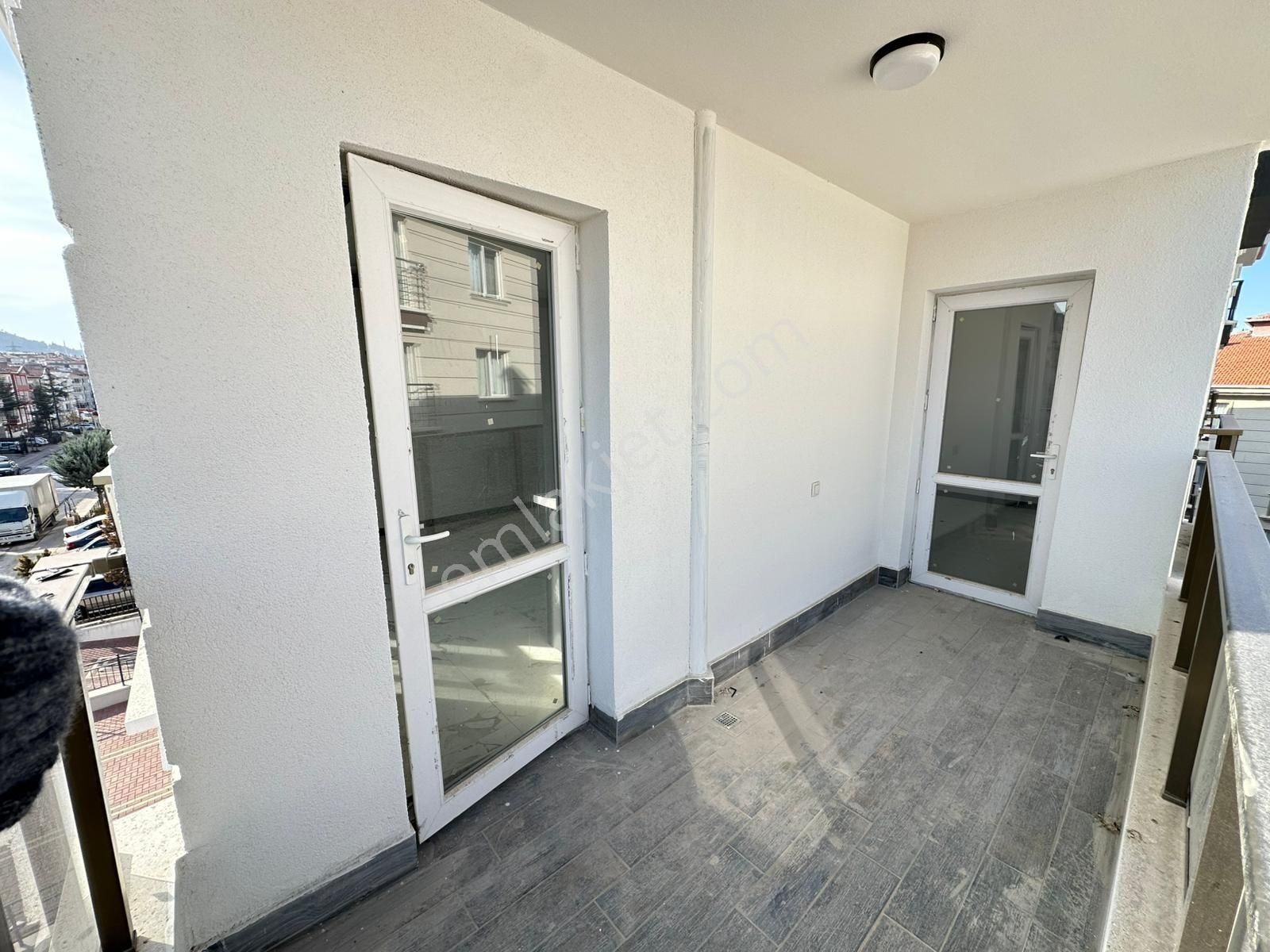 Karapürçek Mahallesinde Külliye Mevki 3+1 Full Yapılı Daire - Görsel 13