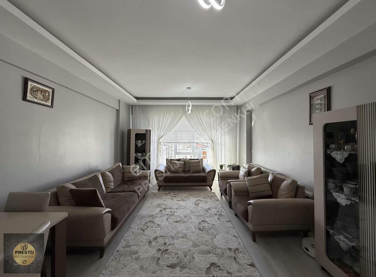 Ana Cadde Üzeri K. Otoparklı - Geniş Oturumlu Meskenli Daire - Görsel 2