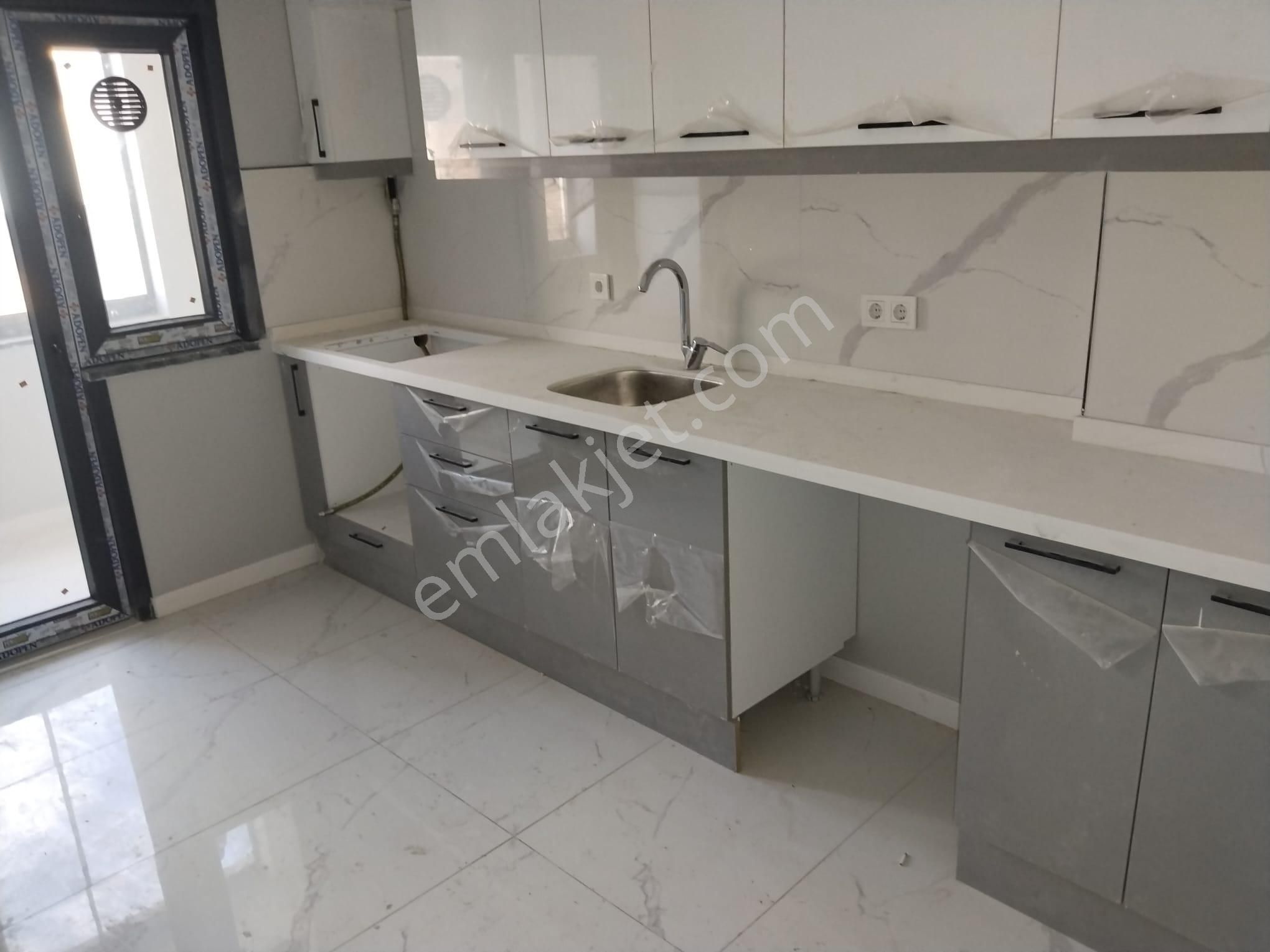 Bayrampaşa Altıntepsi Mahallesi Satılık Çatı Arası Piyesli Dublex Daire - Görsel 5
