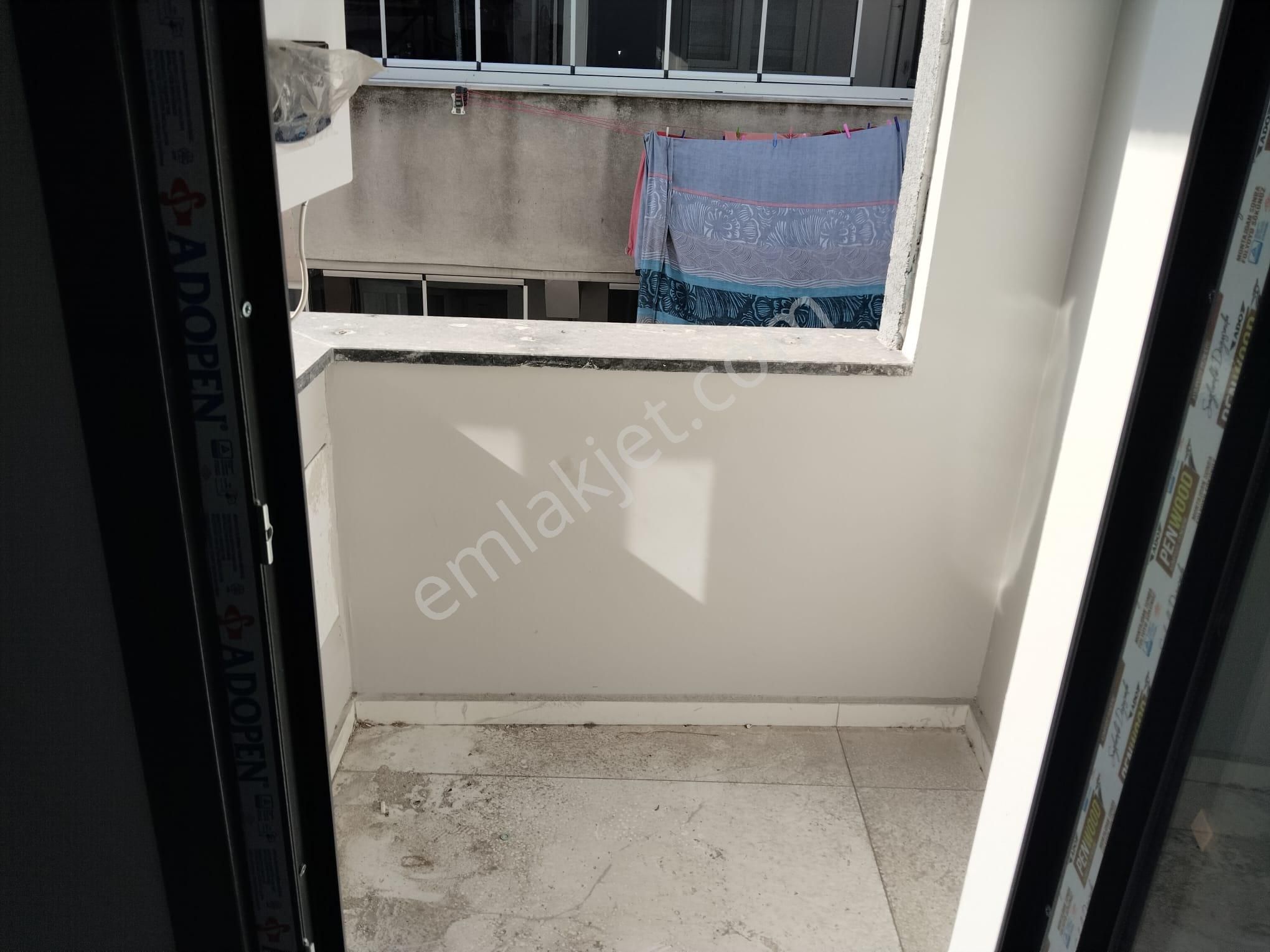 Bayrampaşa Altıntepsi Mahallesi Satılık Çatı Arası Piyesli Dublex Daire - Görsel 14