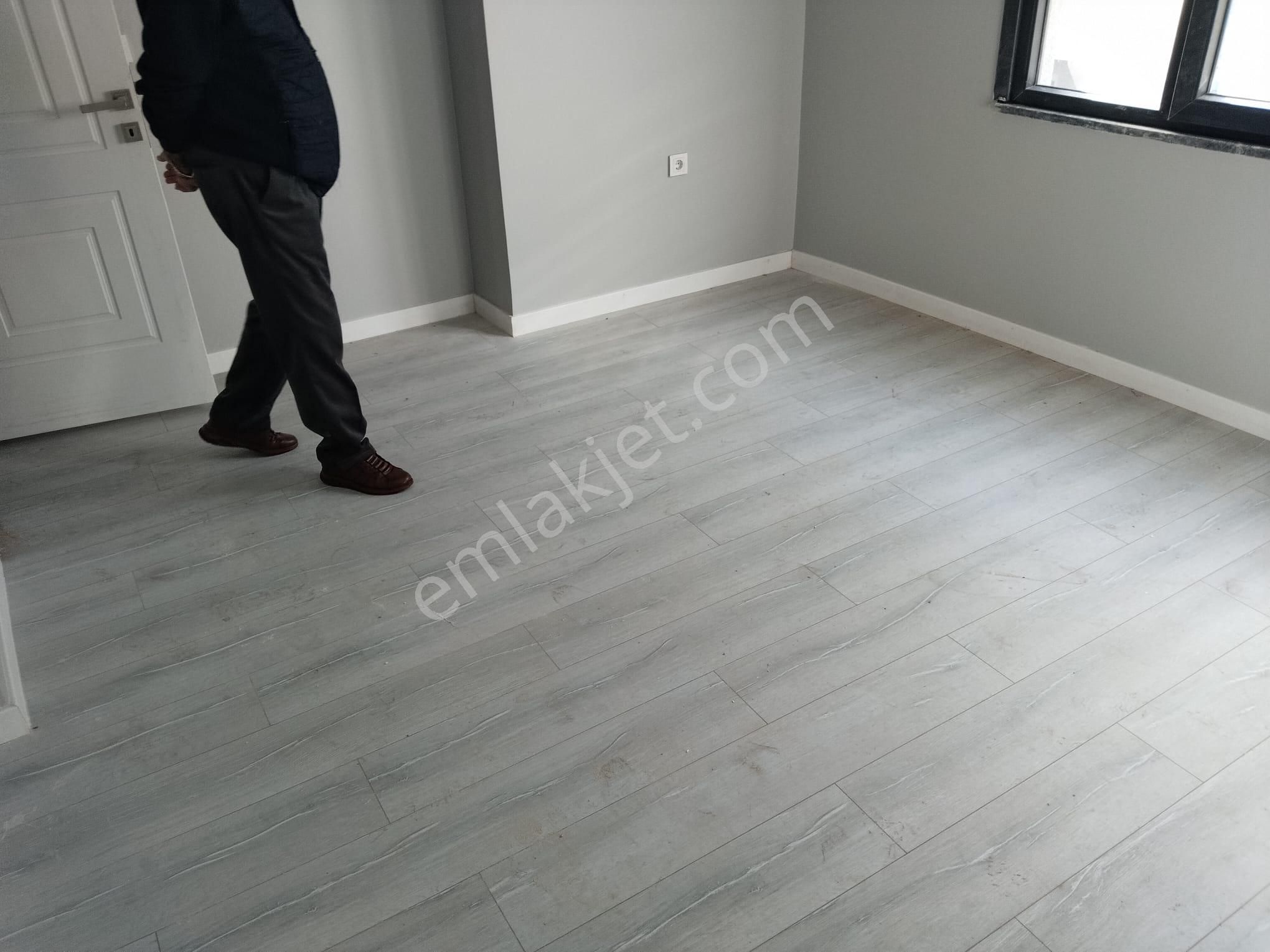 Bayrampaşa Altıntepsi Mahallesi Satılık Çatı Arası Piyesli Dublex Daire - Görsel 27