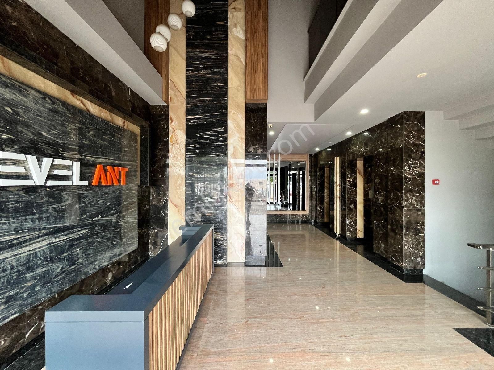Full Deniz Manzaralı Plazada Kiralık Ofis - Görsel 3