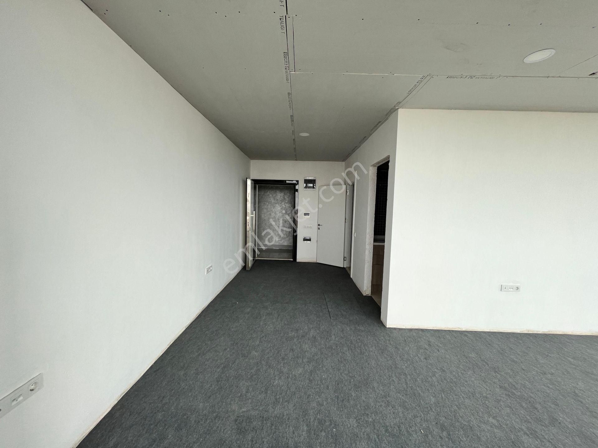 Full Deniz Manzaralı Plazada Kiralık Ofis - Görsel 12