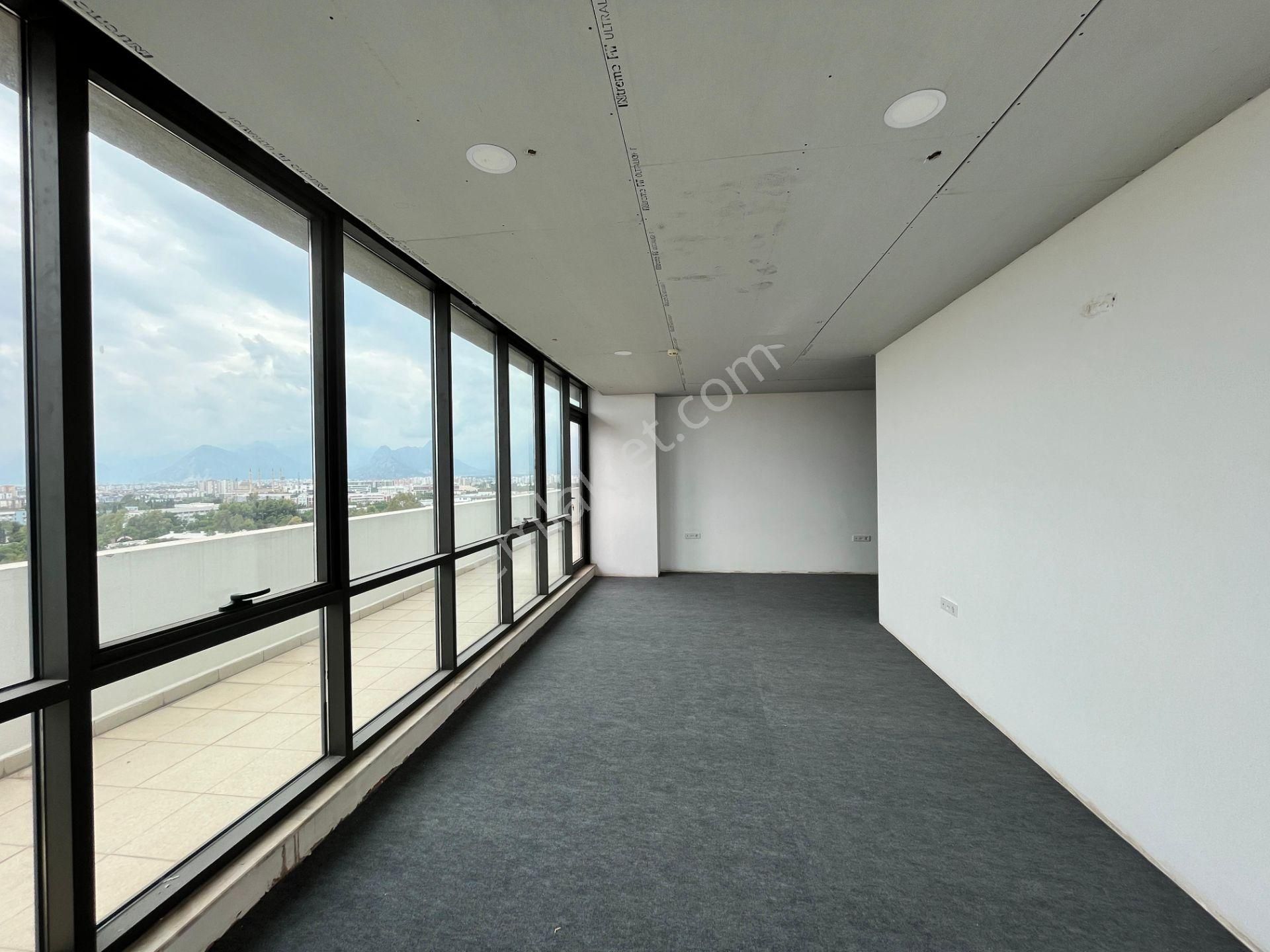 Full Deniz Manzaralı Plazada Kiralık Ofis - Görsel 14