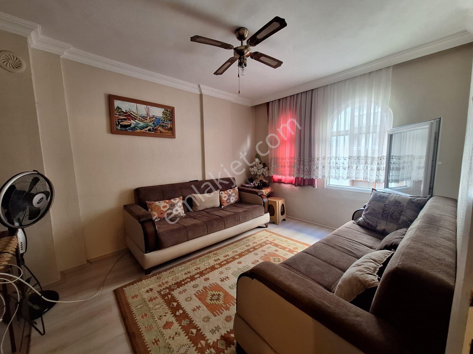 Salimbey Mahallesinde çarşı İçinde Ziraat Bankası Karşısı 1+1 55m2  eşyalı Daire