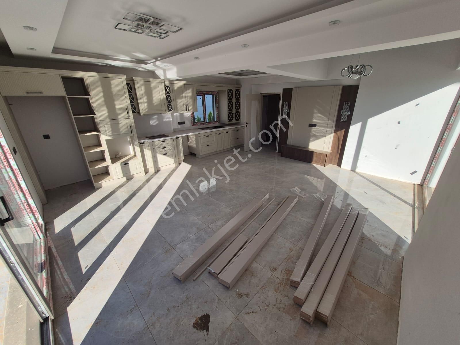Sabri Pınarbaşı Gayrimenkul'den Akçay'da Satılık Sıfır Tek Müstakil Havuzlu Villa - Görsel 3