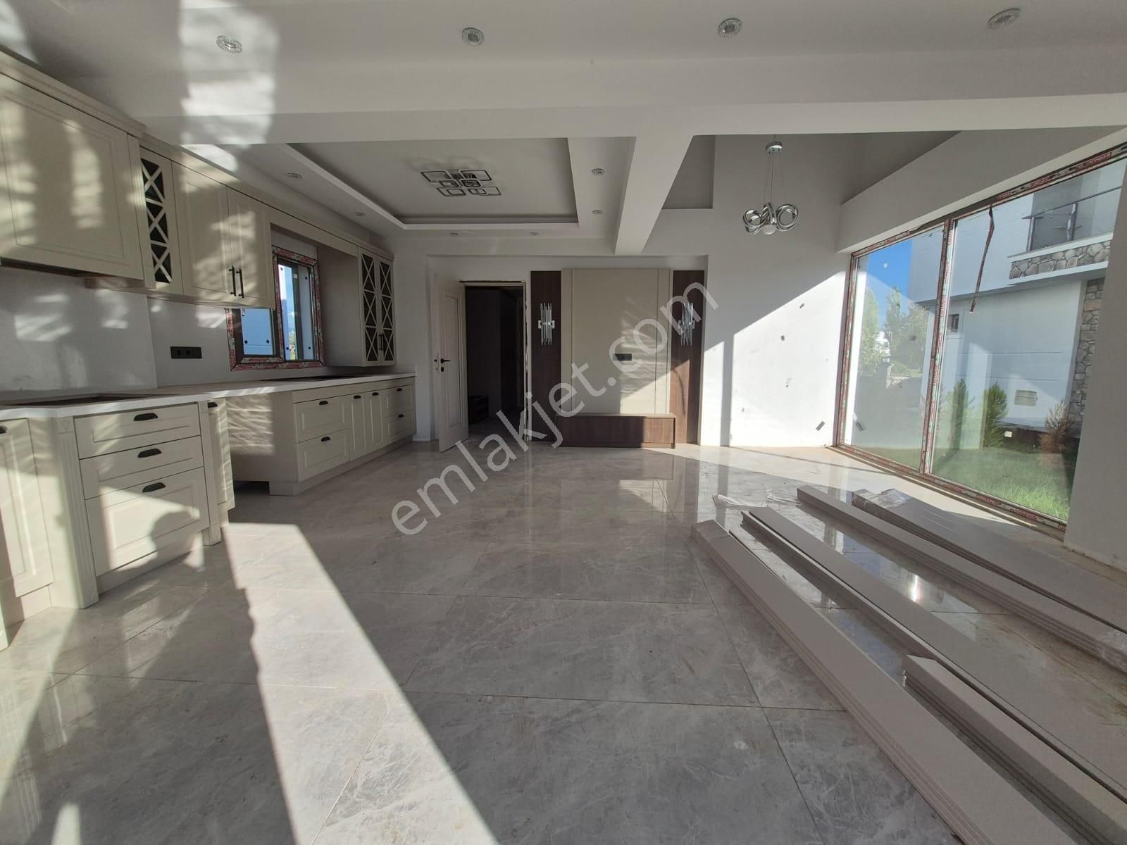 Sabri Pınarbaşı Gayrimenkul'den Akçay'da Satılık Sıfır Tek Müstakil Havuzlu Villa - Görsel 27