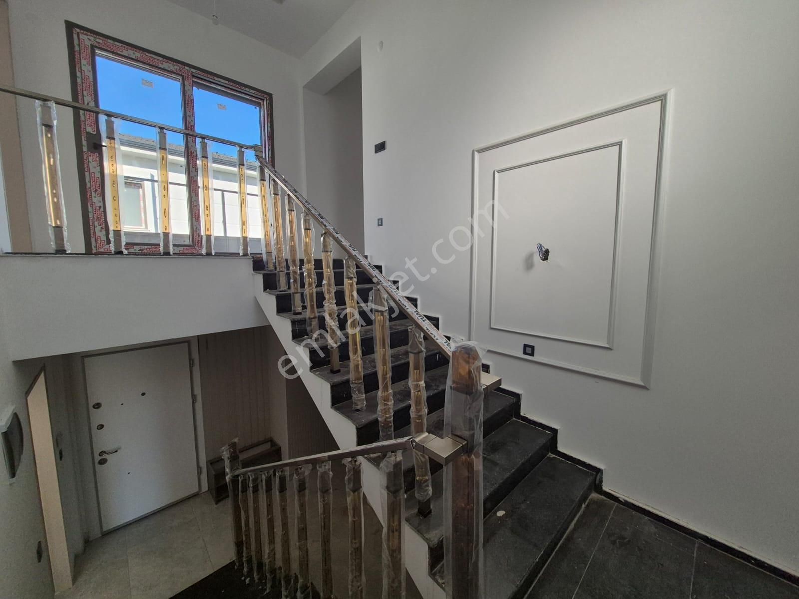 Sabri Pınarbaşı Gayrimenkul'den Akçay'da Satılık Sıfır Tek Müstakil Havuzlu Villa - Görsel 33