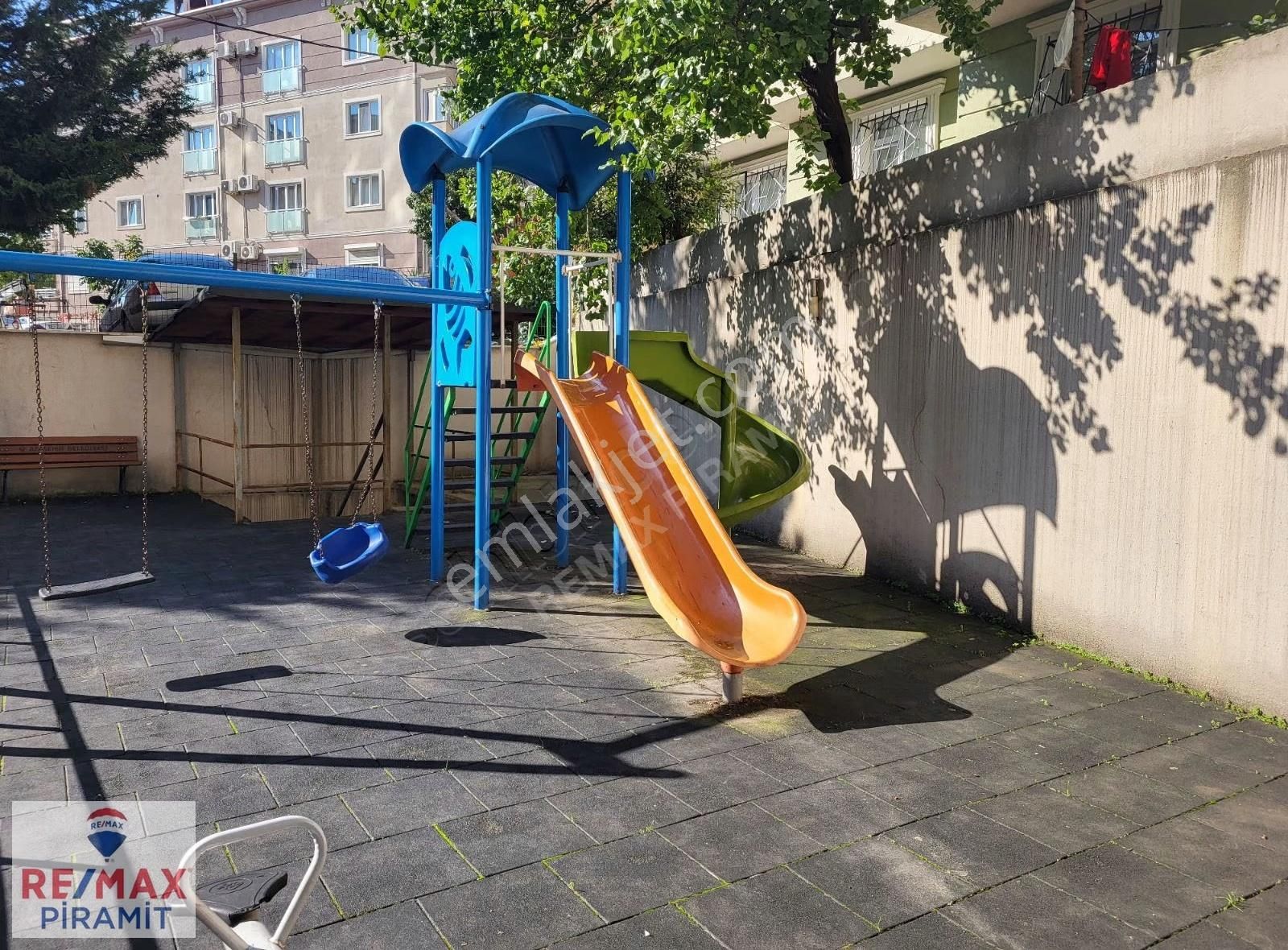 Ümraniye Krizantem Sokakta Resepsiyonlu Sitede Fırsat Daire - Görsel 10