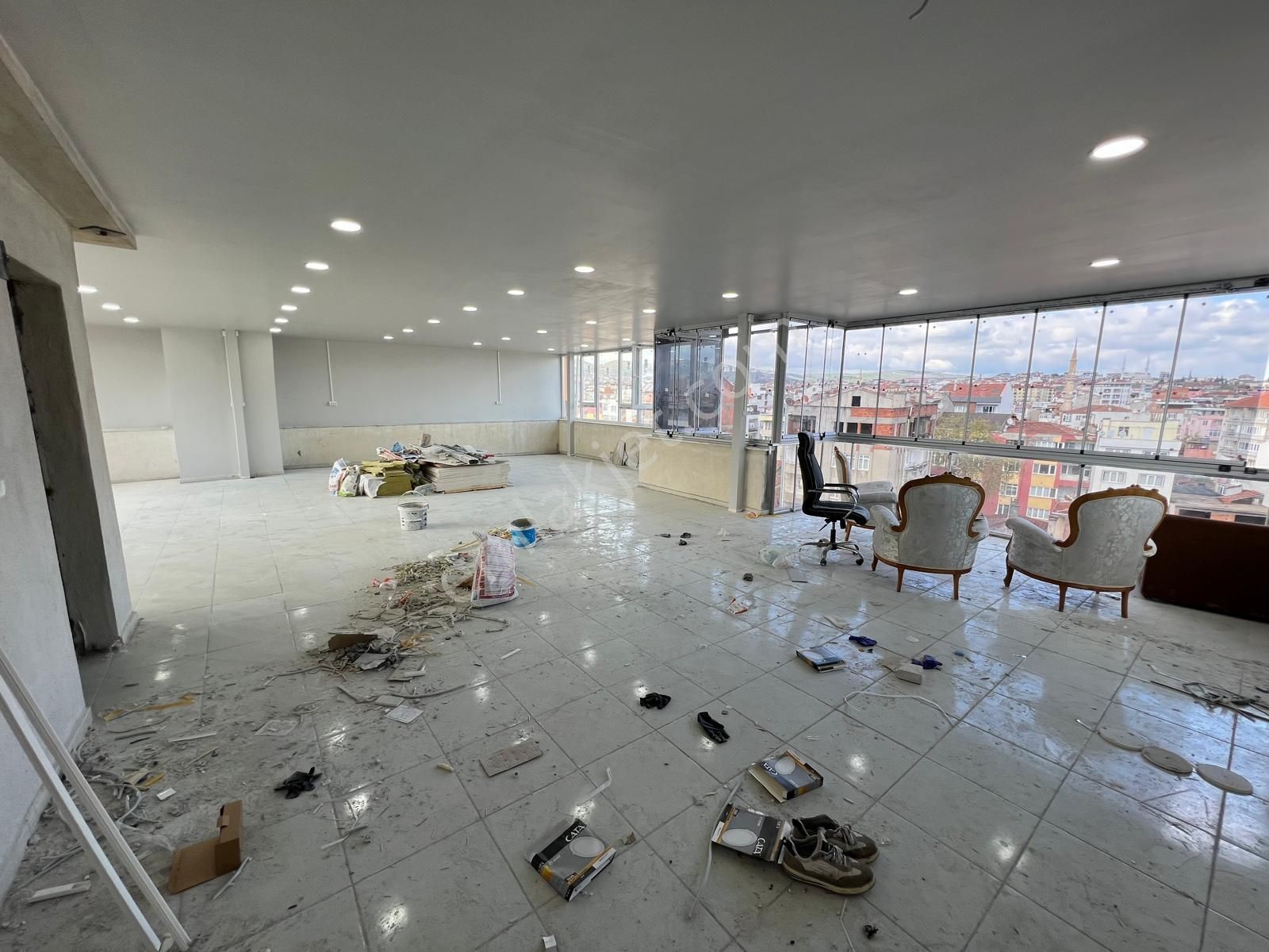 Kiralık 180 M2 Kapalı Teras Kat İş Yeri Çarşı Ve Ttm Yakını - Görsel 4