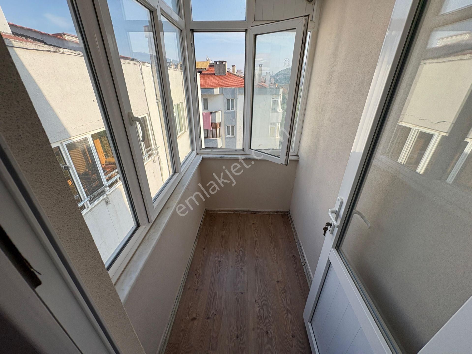 Mudanya Ömerbey De Cadde Üzeri Kiralık Dubleks 5+1 Daire - Görsel 26