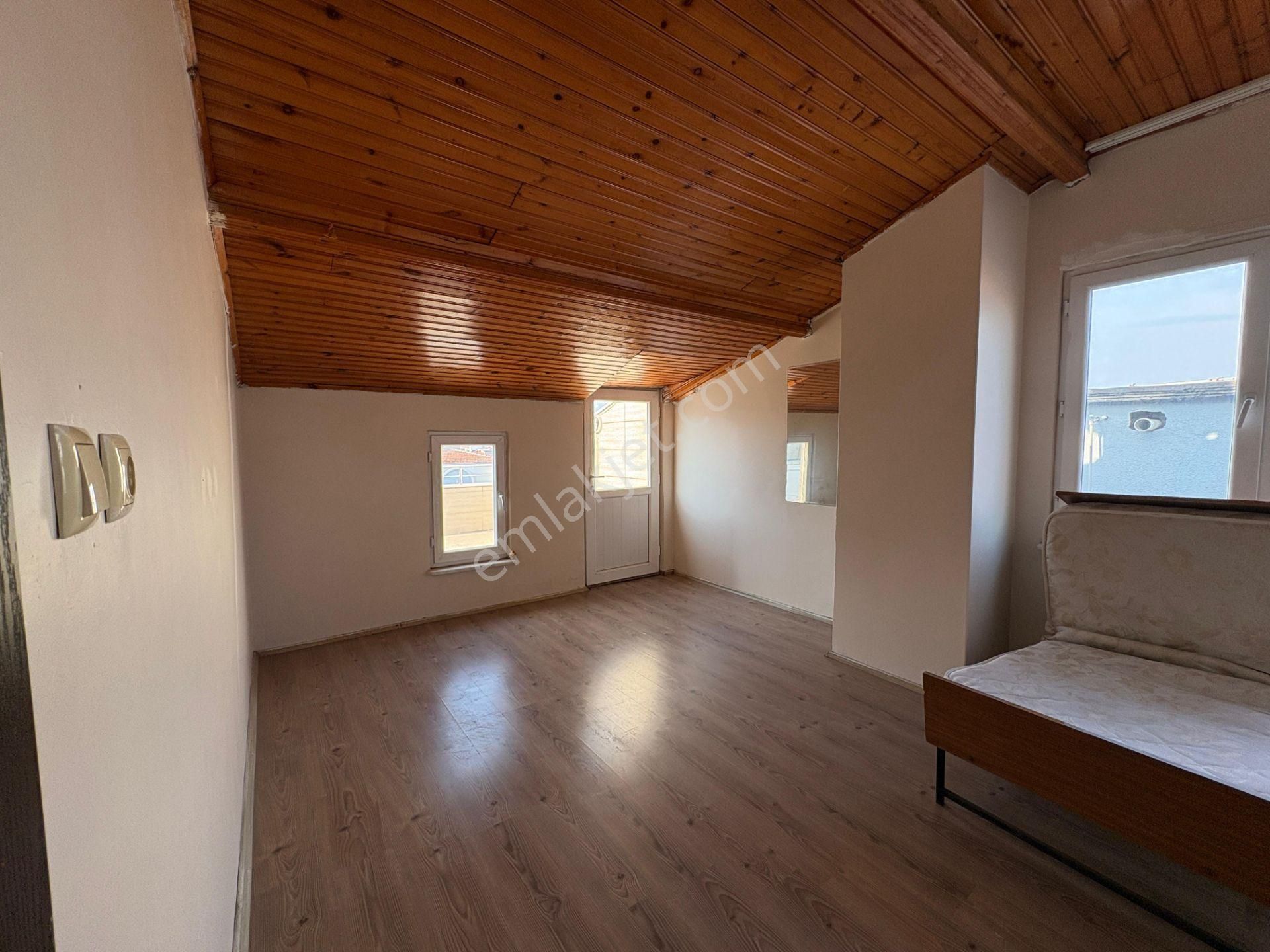 Mudanya Ömerbey De Cadde Üzeri Kiralık Dubleks 5+1 Daire - Görsel 23