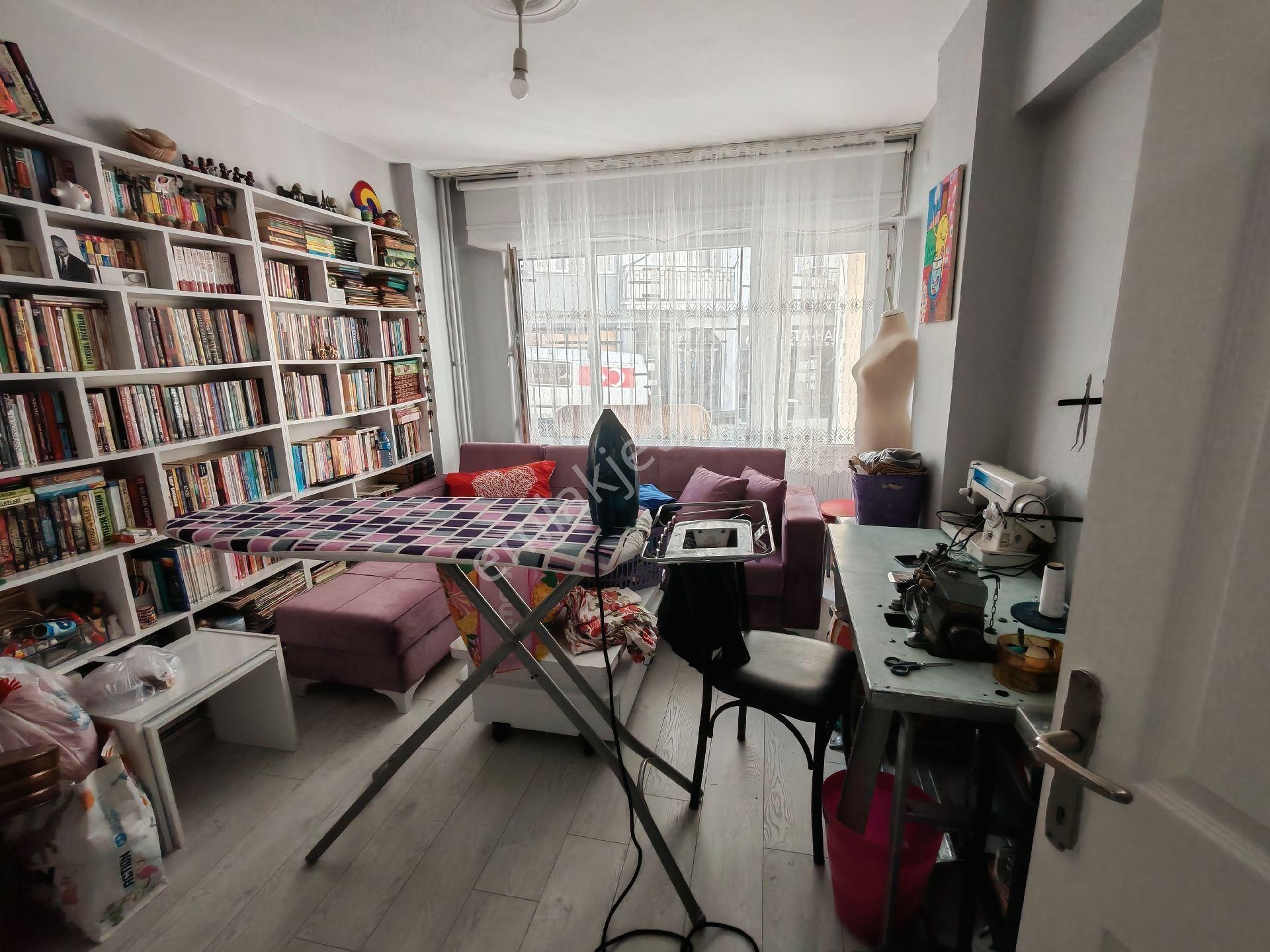 Barış Gayrimenkul'den Umurbey'de Giriş Kat 2+1 Bakımlı Daire. - Görsel 9