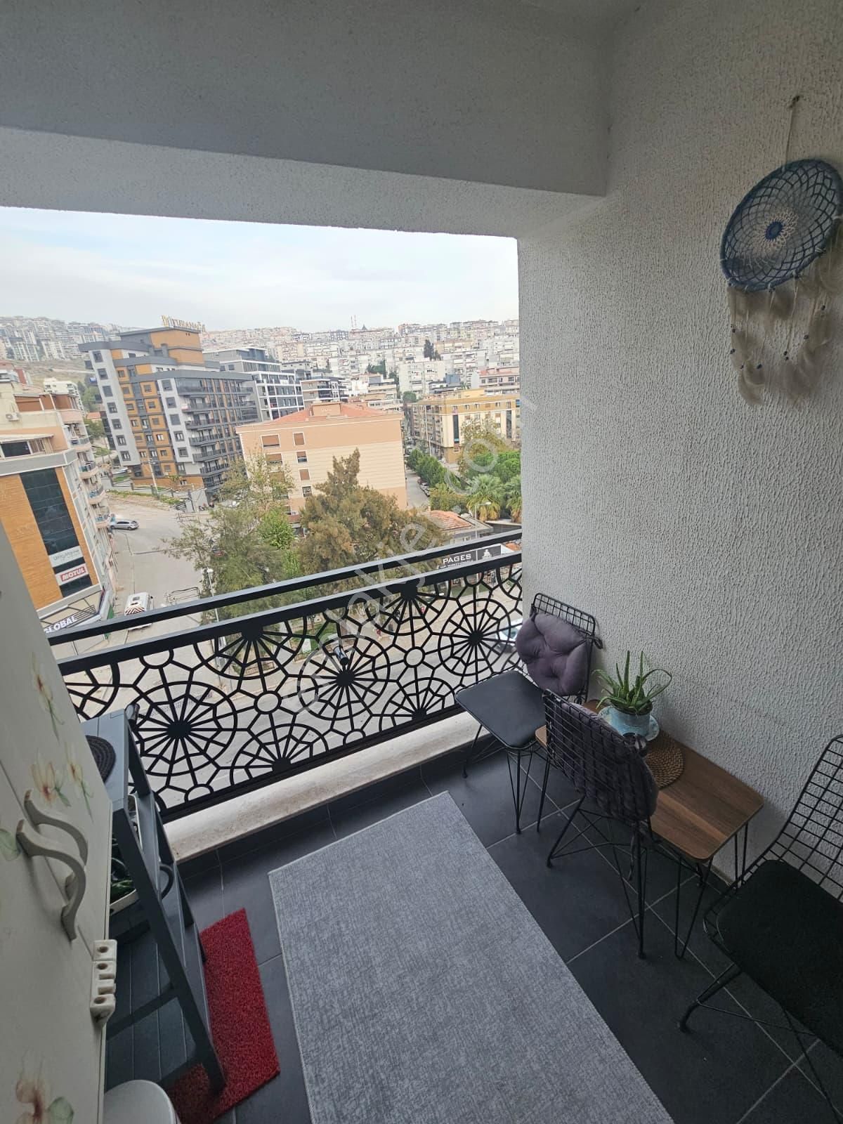 Küçükçiğli’de Anadolu Caddesi Üzerinde, Acil Satılık Manzaralı 2+1 Daire! - Görsel 2