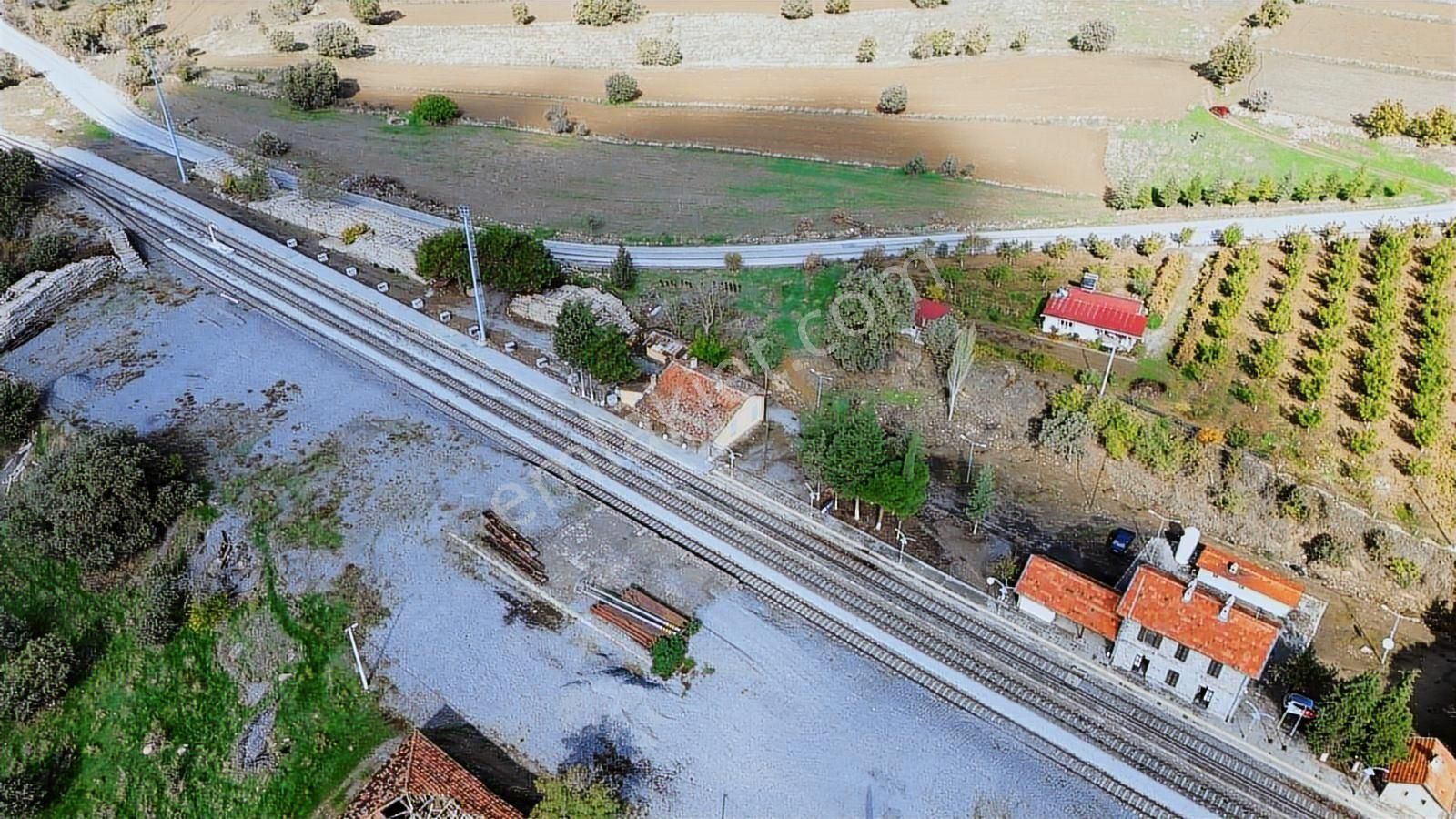 Eşme Güneyköy'de Baraj,yol Ve İstasyon Yakını 3970 M2 Tarla - Görsel 26