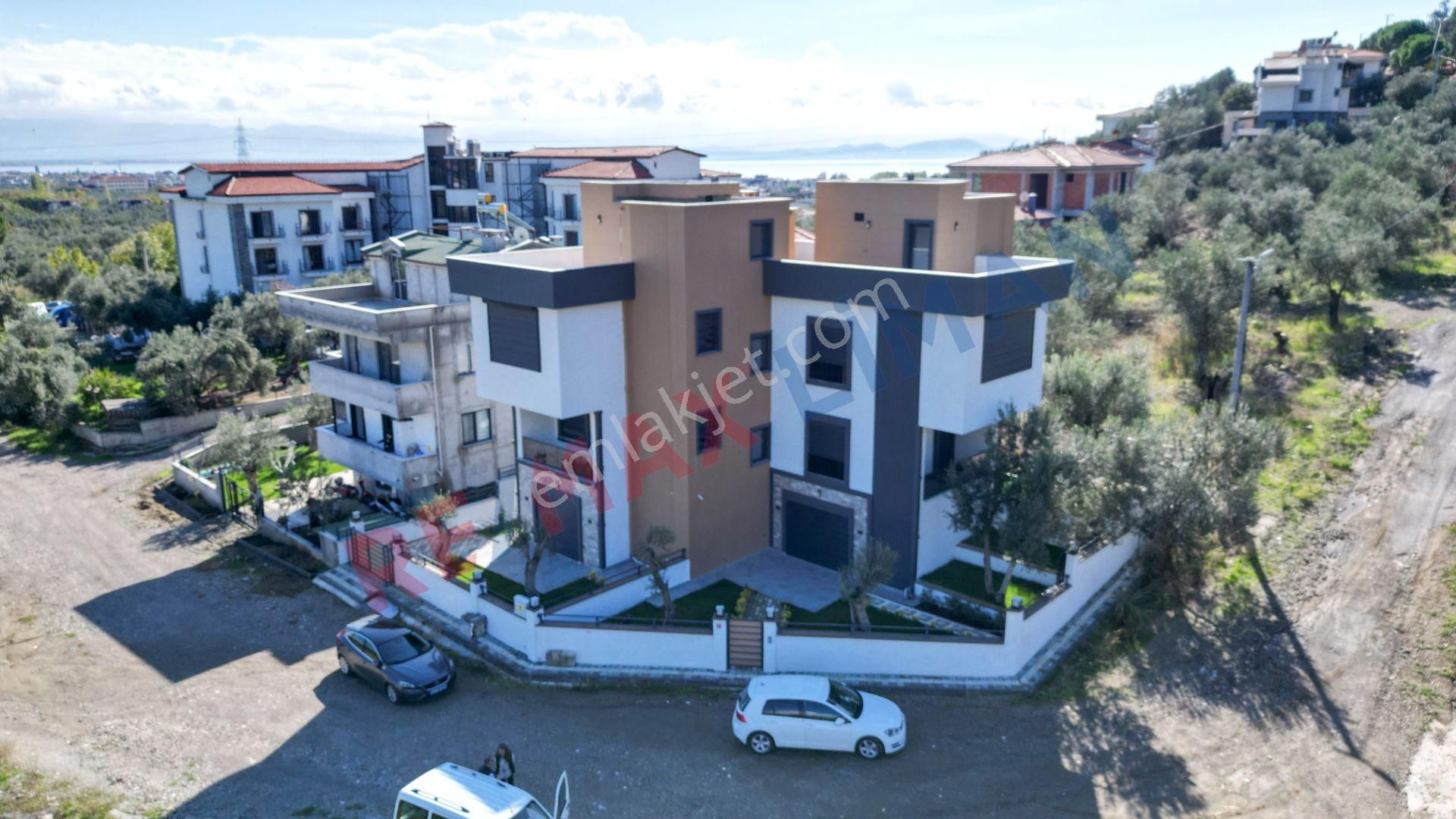 Güre'de Satılık Lüks 4+1 Vılla! - Görsel 32