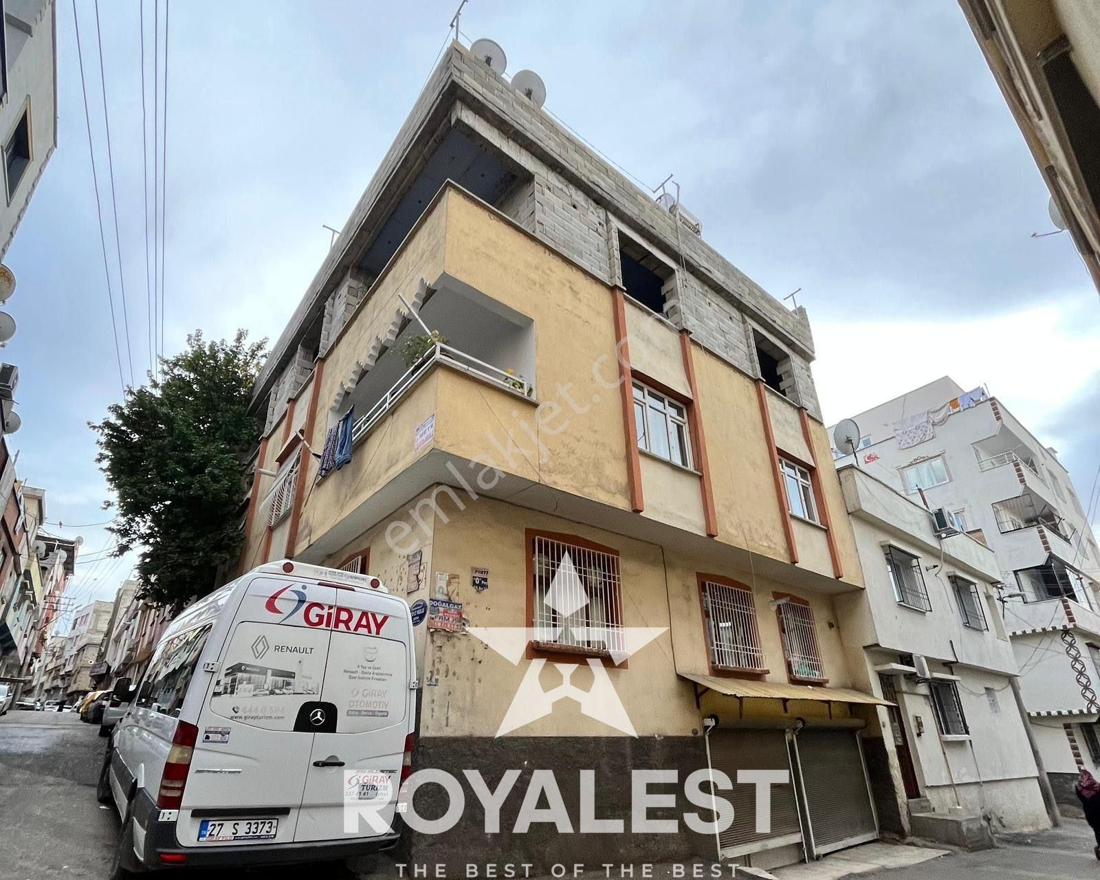 Royalest'ten Köşe Başı 3 Katlı Dükkanlı Fırsat Müstakil Bina