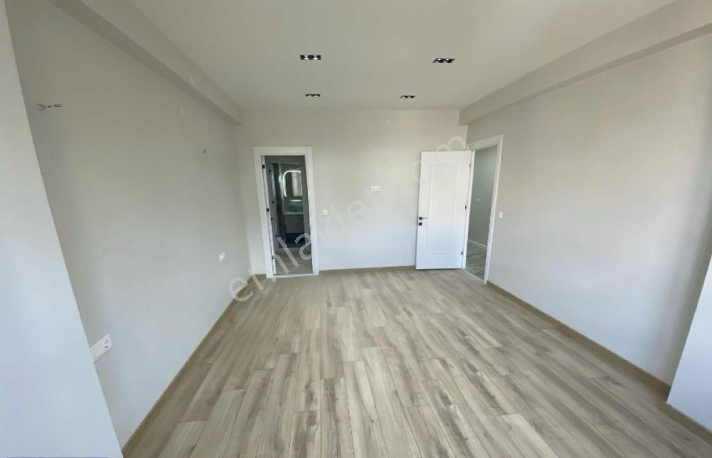 Çamlıca Mahallesinde 3+1 Giyinme Odalı Satılık Daire - Görsel 16
