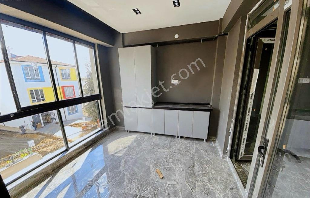 Çamlıca Mahallesinde 3+1 Giyinme Odalı Satılık Daire - Görsel 7
