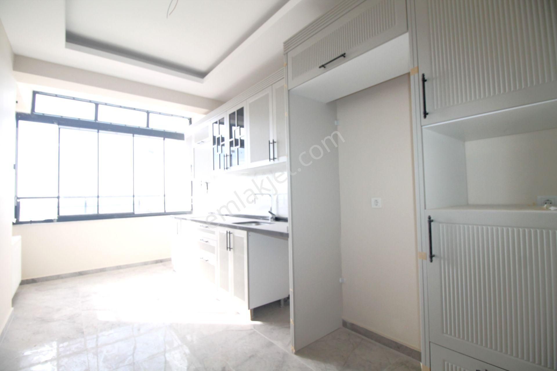 Retro’dan Akdeniz Mah’de Lüks Konsept Site İçi B.mutfak Fırsat 2+1 - Görsel 4