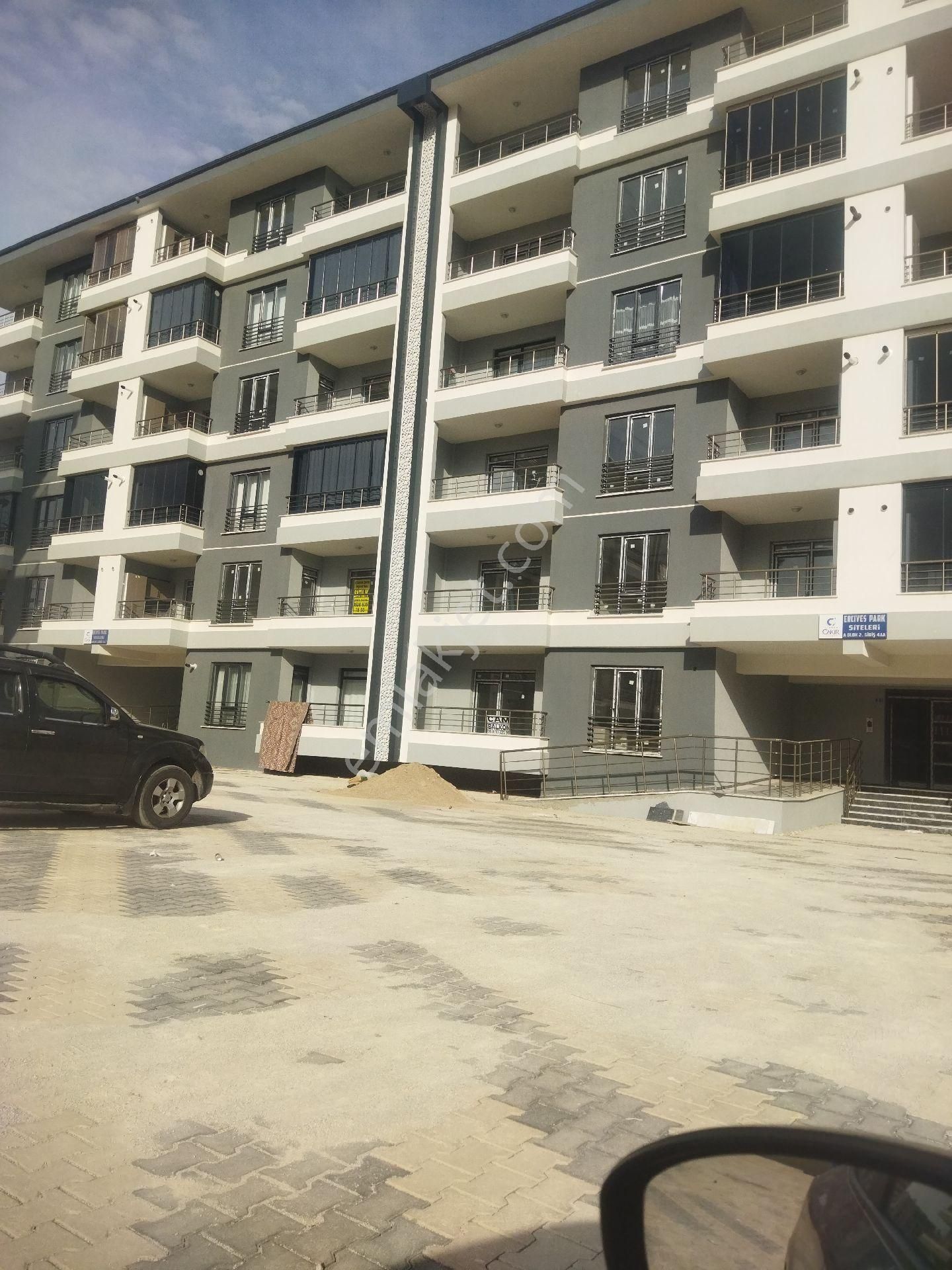 Sancak Mahallesinde Satılık Sıfır 3+1 Arakat Daire