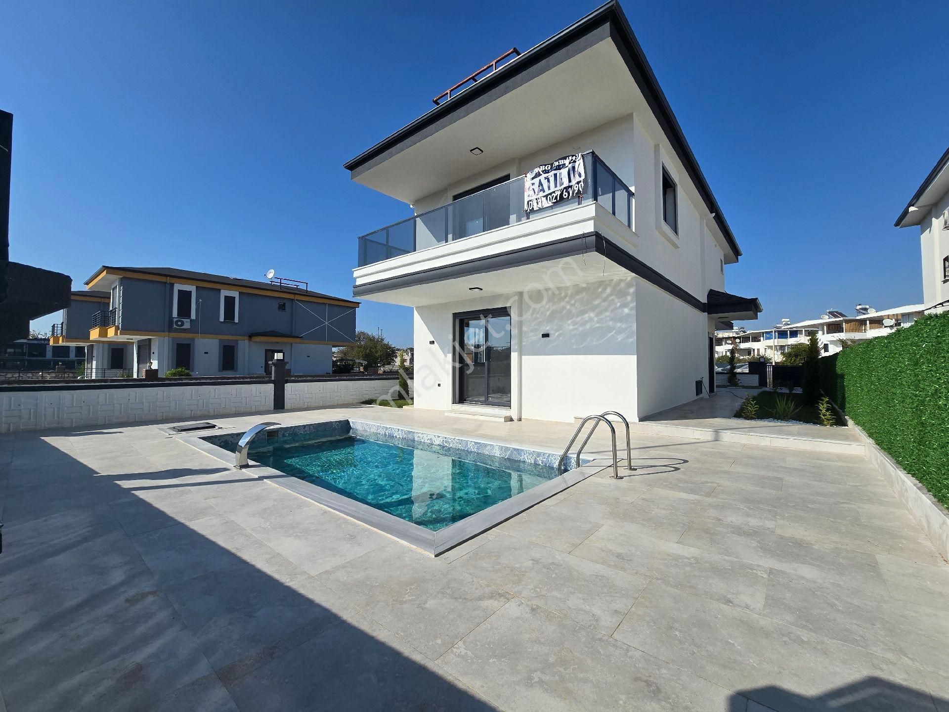 Didim De Denize Yakın Tam Müstakil Otoparklı Havuzlu İskanlı 4+1 Lüks Villa