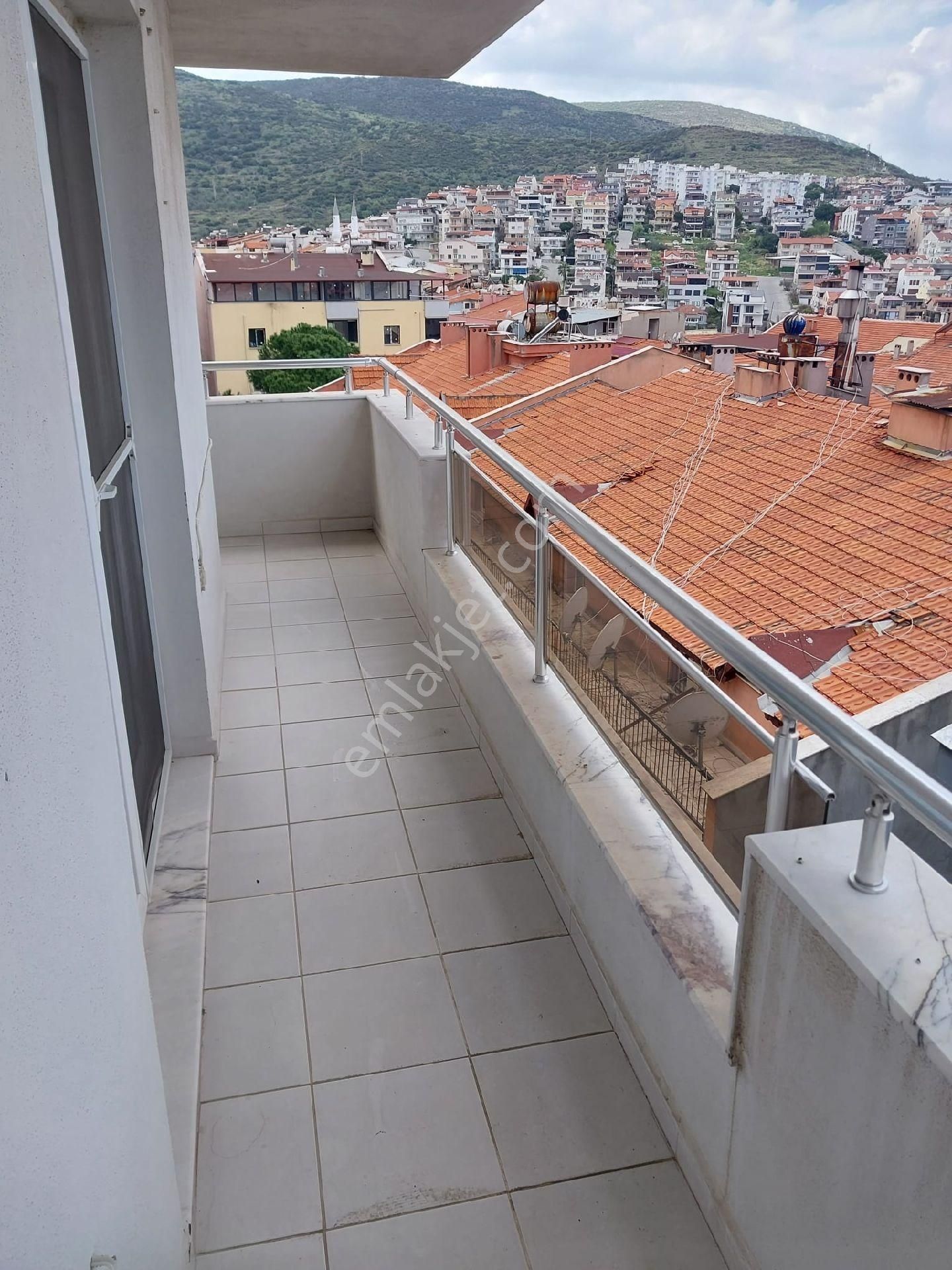 Gazipaşa Mahallesinde Ful Deniz Manzaralı 130 M2 3+1 Dubleks - Görsel 12