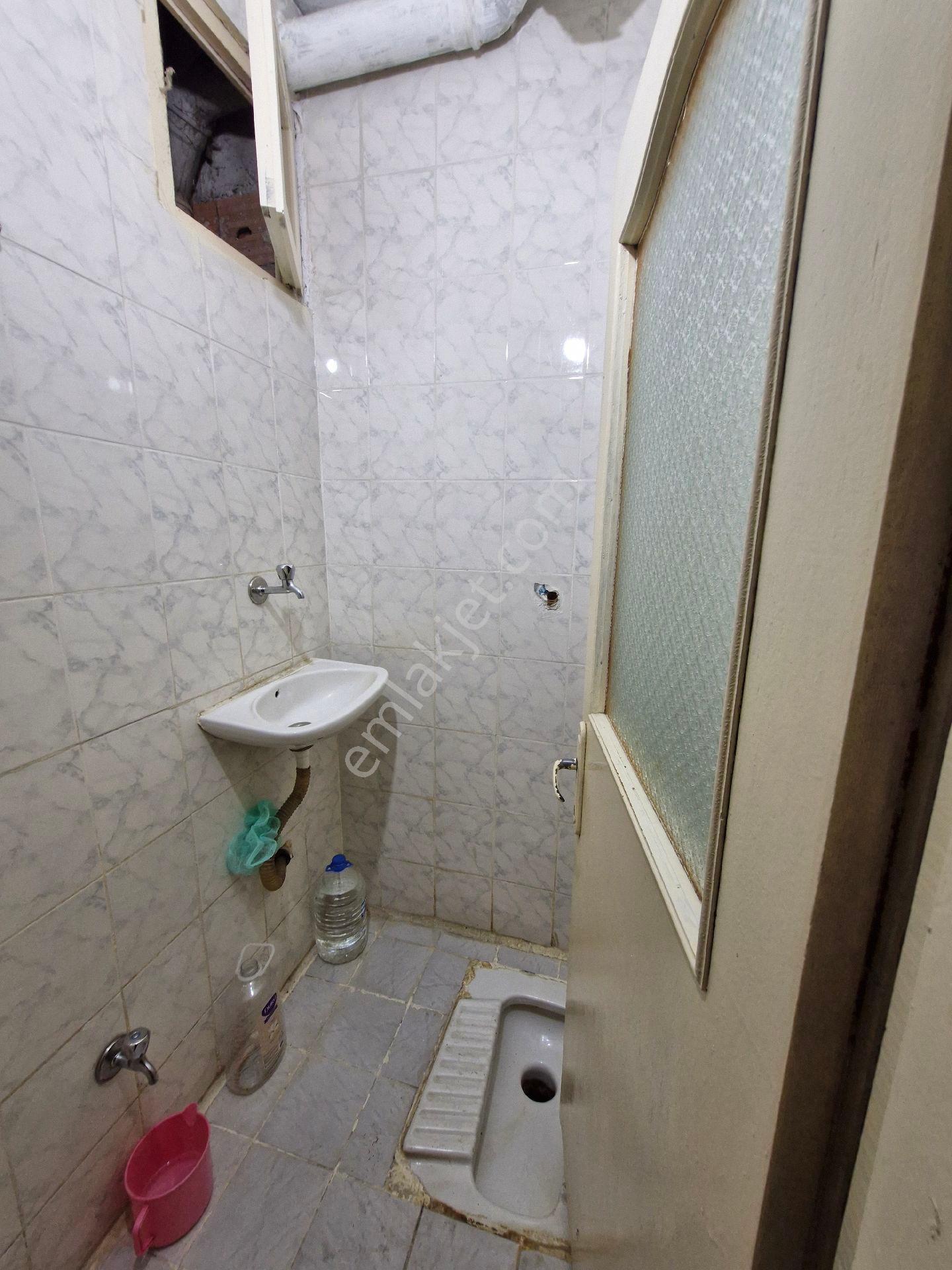 Küçükçemece Yeşilova Mah.satılık Çift Balkonlu 90 M2 Arakat Daire - Görsel 12