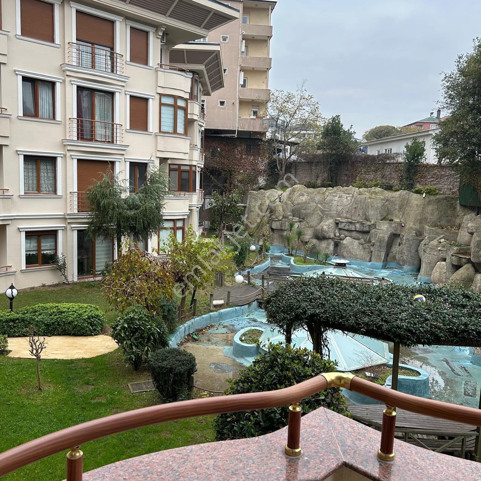 Üsküdar Çengelköy Park Evleri 'nde 3+1 Satılık Daire