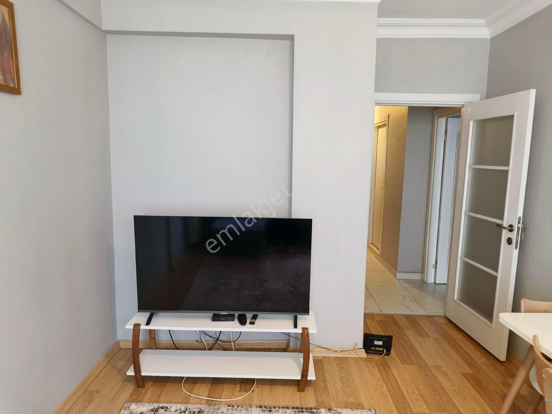 Güneyden Tülin Cad. 2+1.85 M2 Karanlık Odasız Balkonlu Daire - Görsel 6