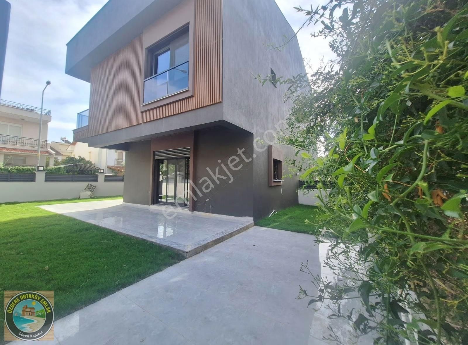 Özderede Satılık Süper Yazlık Kışlık Villa