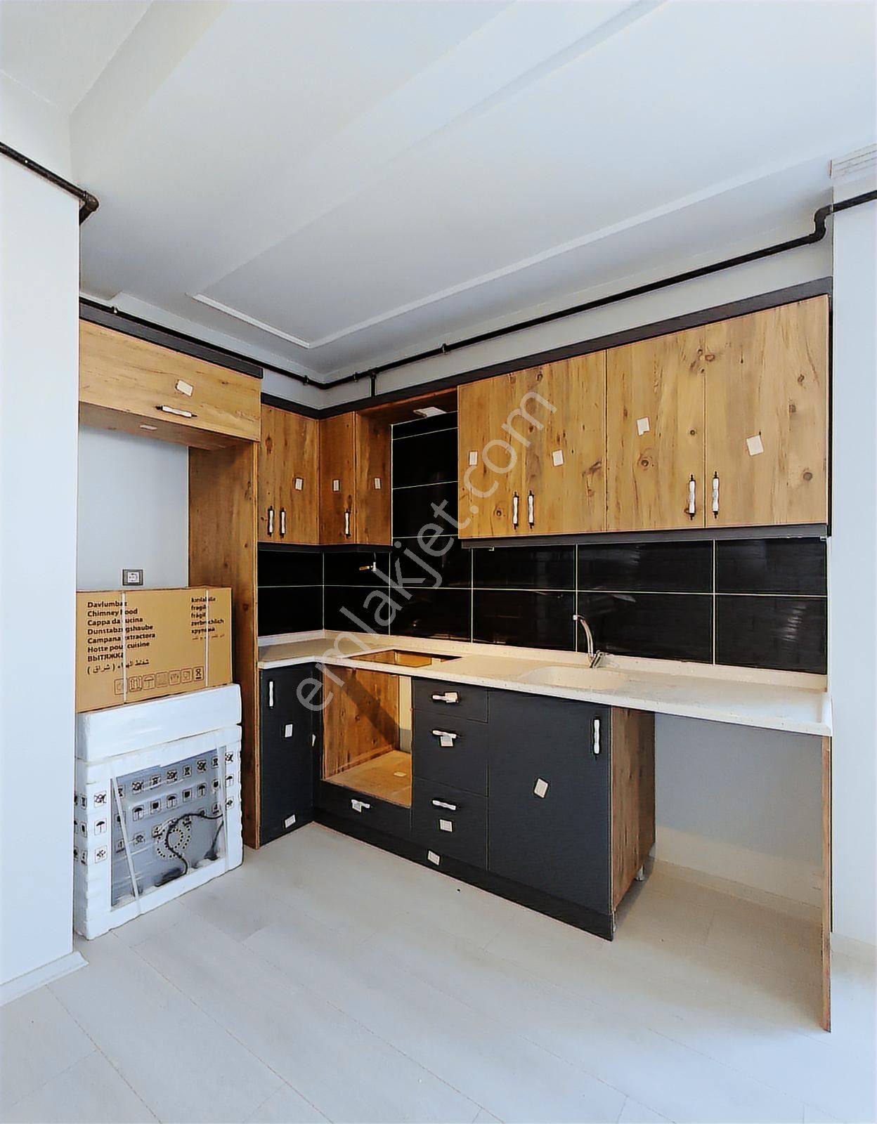 Körfez Abonelikler Alınmış Yerden Isıtmalı Lüx Satılık 1+1 Daire