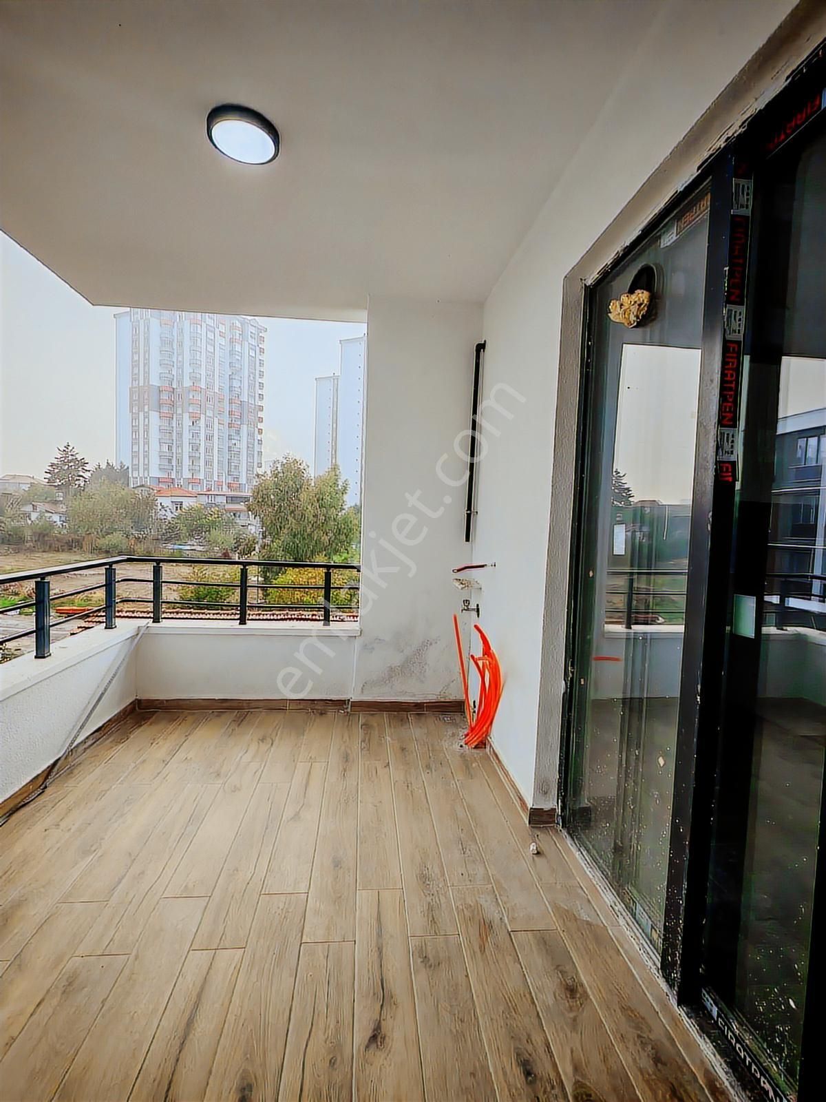 Kurupelit Tramvaya Yakın Mutfak Salon Ayrı Satılık 2+1 Daire - Görsel 24