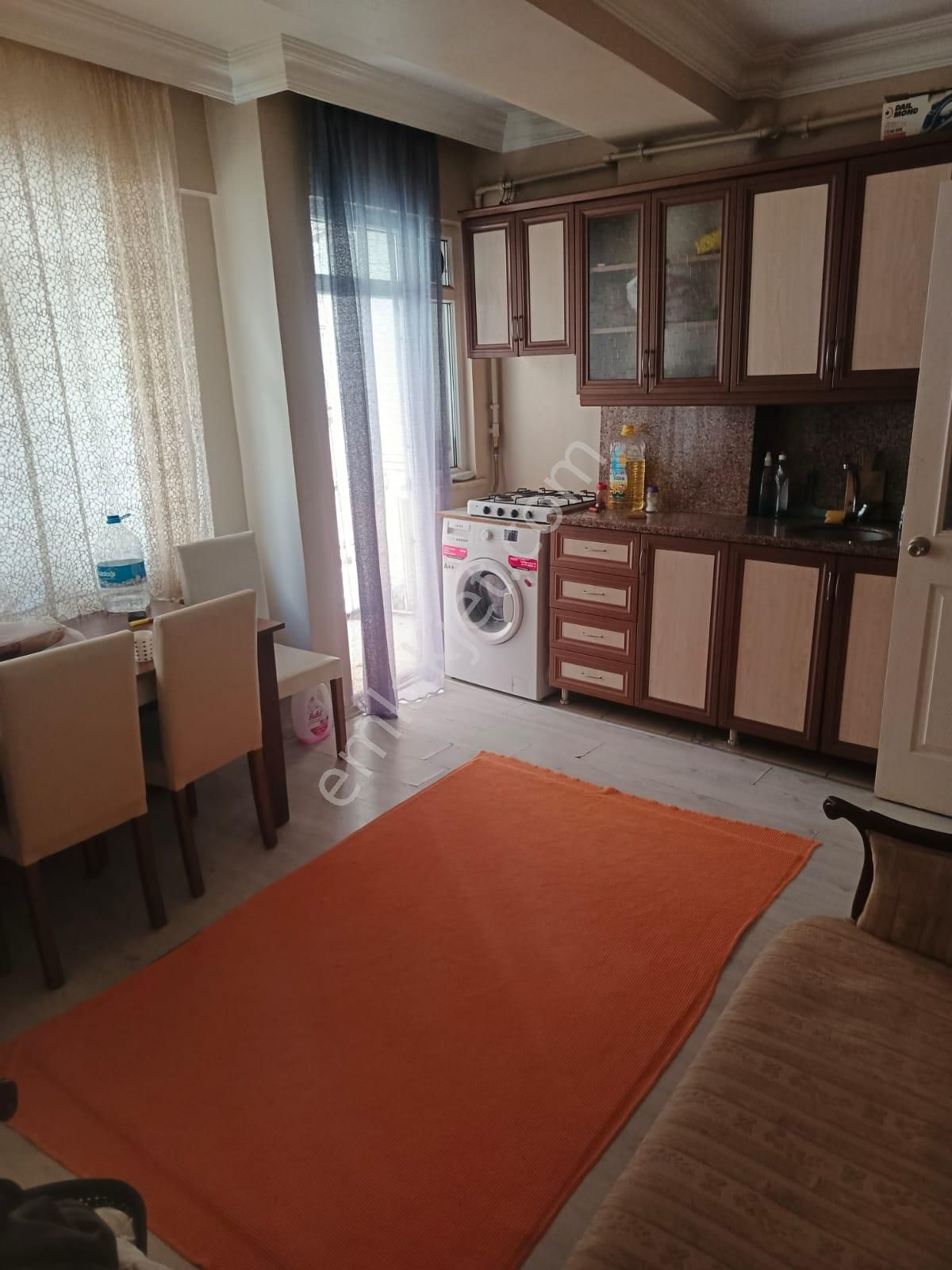 Akşenden Fatih Çapa Şehreminide 1+1 Kombili Amerikan Mutfaklı Yüksek Giriş Kat