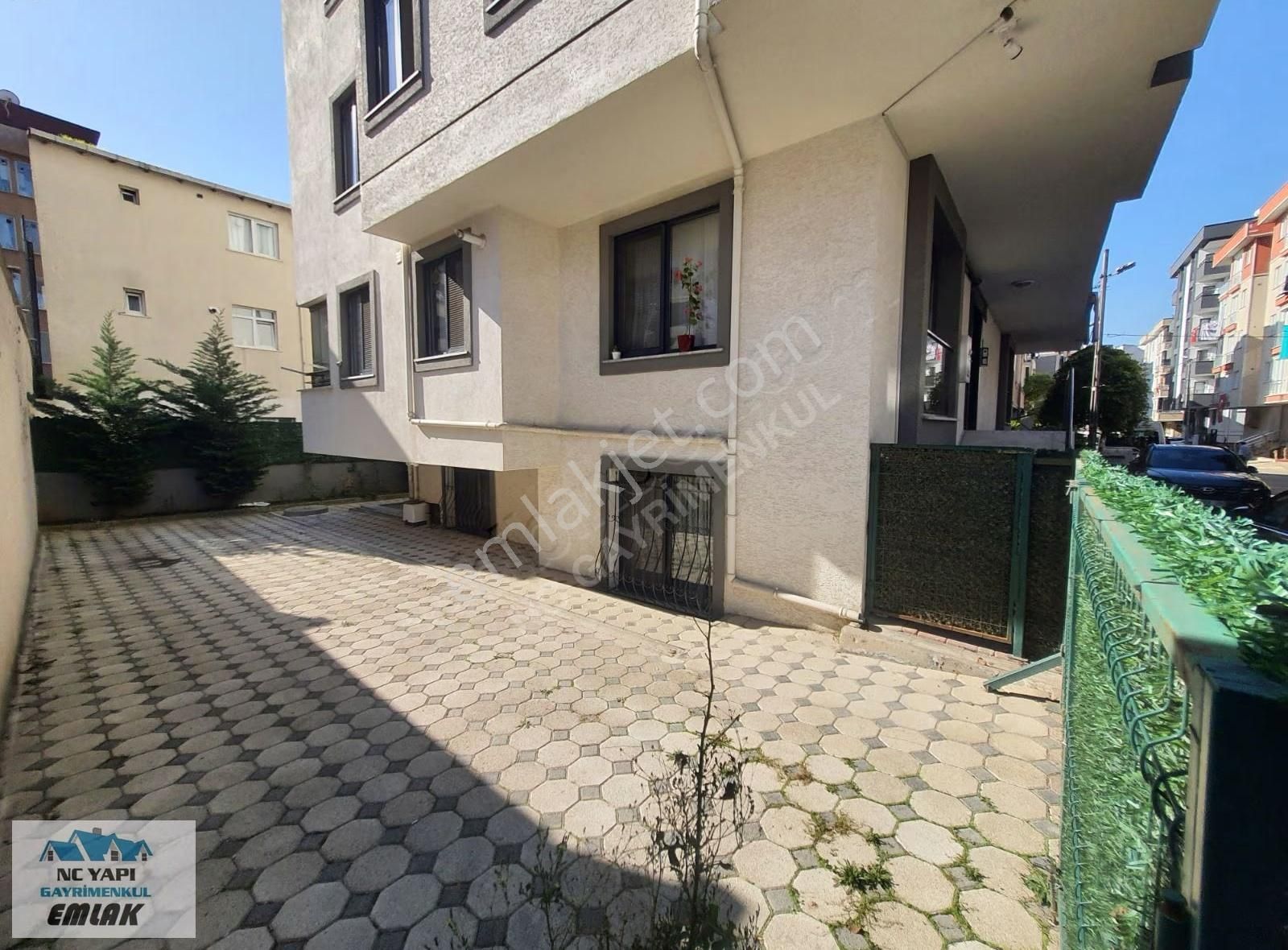 Çekmeköy Kirazlidere De Satılık 1+1 Balkonlu Geniş Ve Ferah - Görsel 23