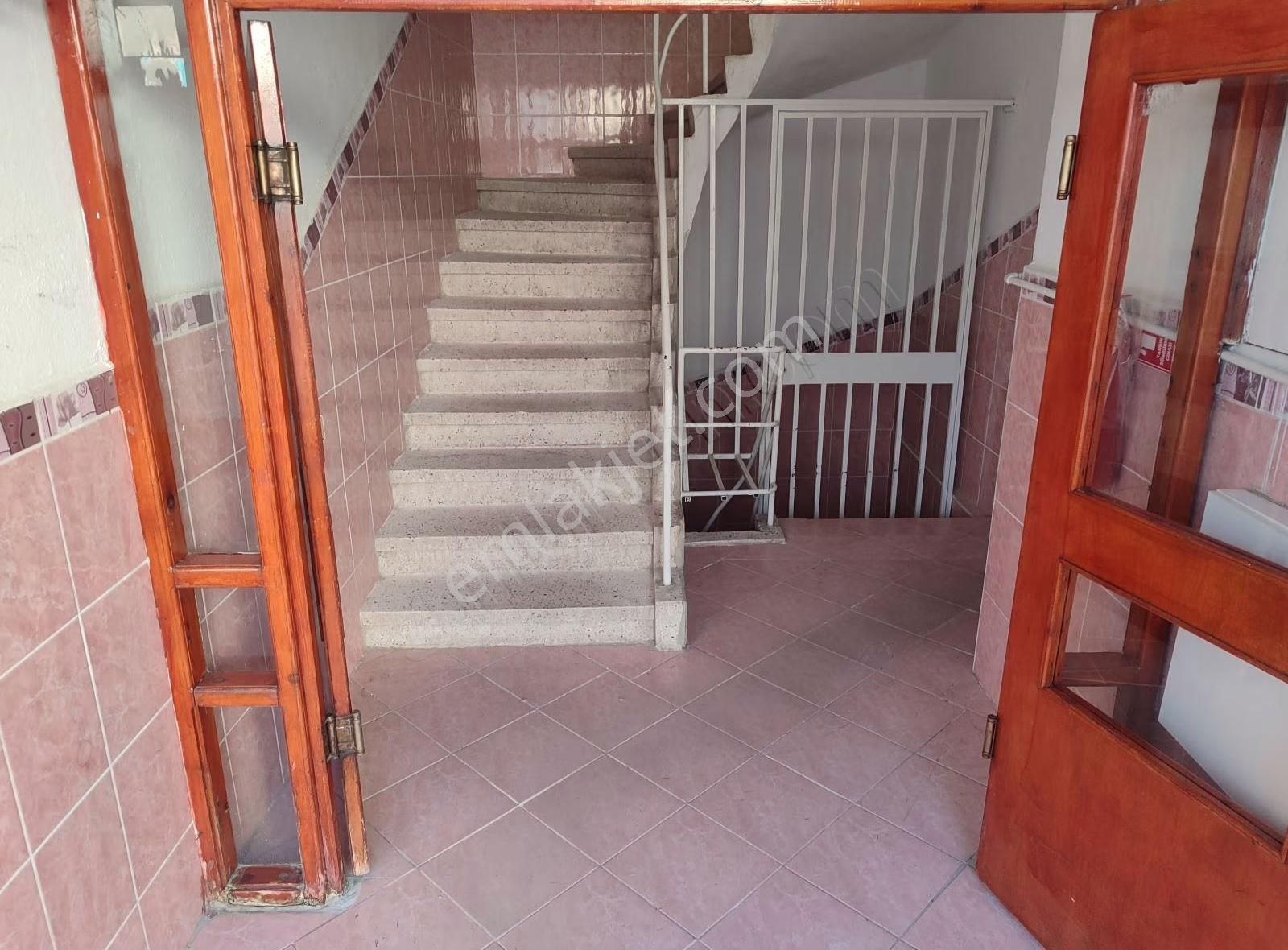 Asel'den Yeni Belediye Karşısı 3+1 Geniş Bahçe Teraslı Daire - Görsel 25